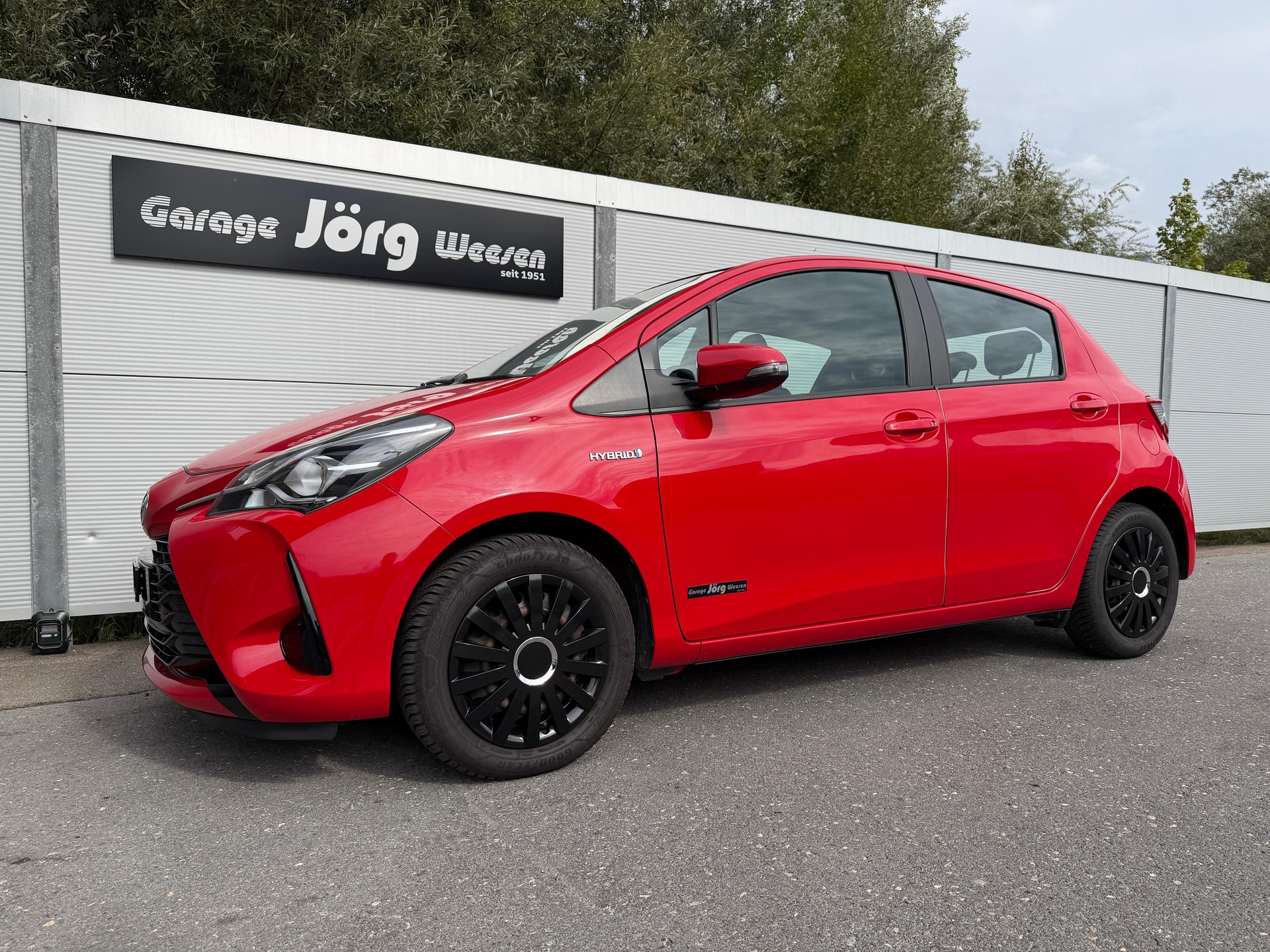 TOYOTA Yaris 1.5 VVT-i HSD Comfort