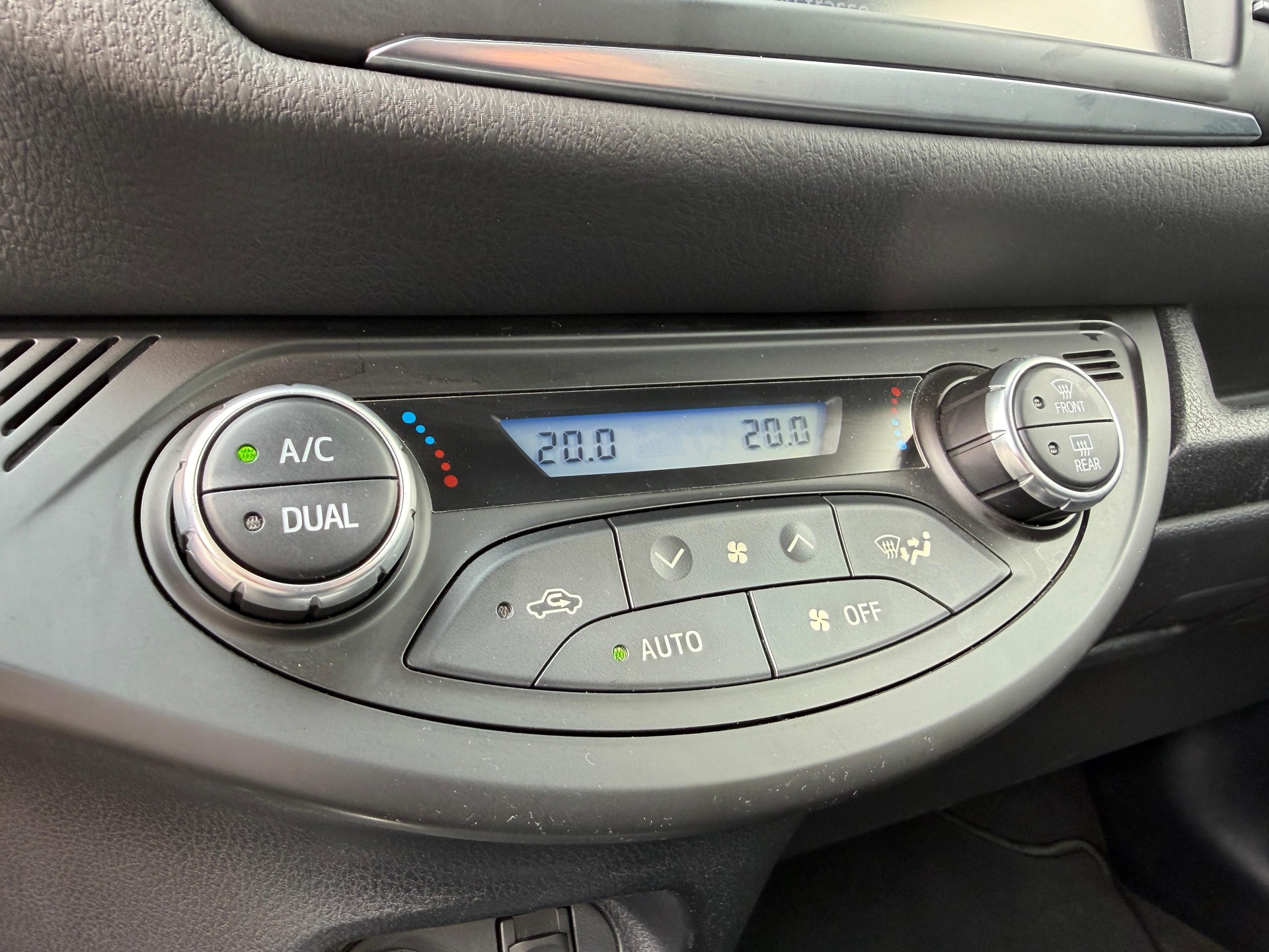 TOYOTA Yaris 1.5 VVT-i HSD Comfort-image-10