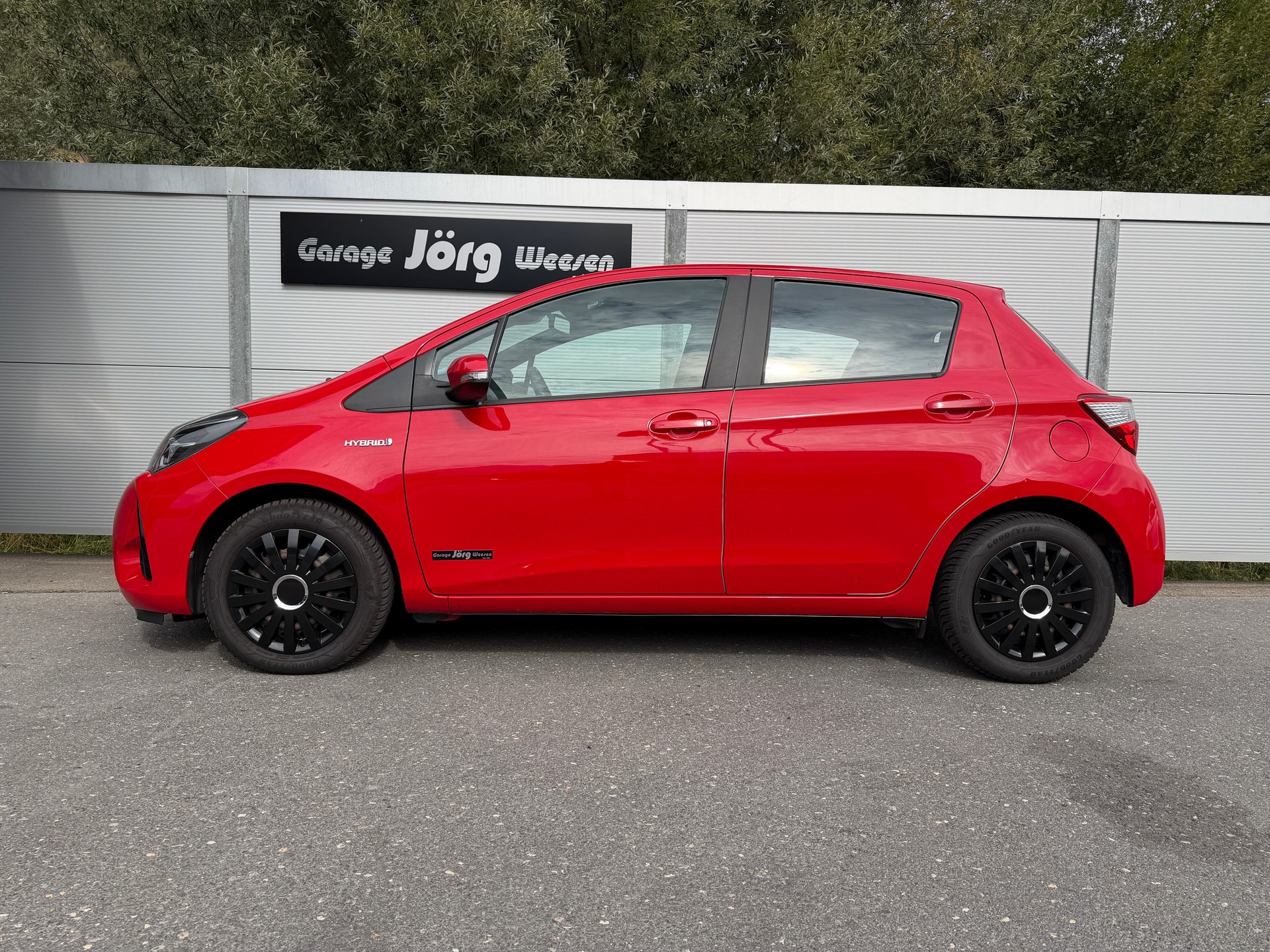 TOYOTA Yaris 1.5 VVT-i HSD Comfort-image-2
