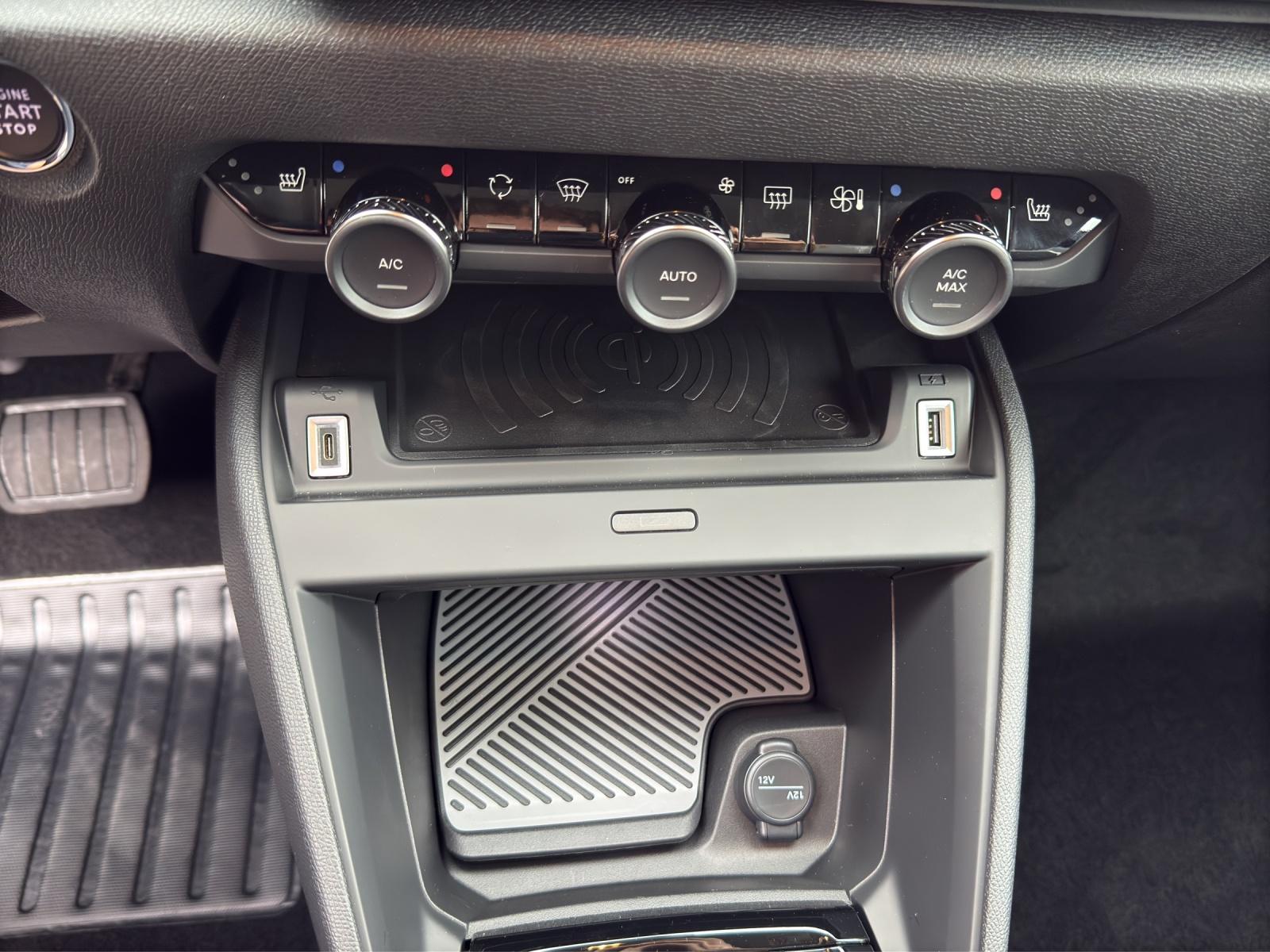 CITROEN Citroën e-C4 Max-image-13