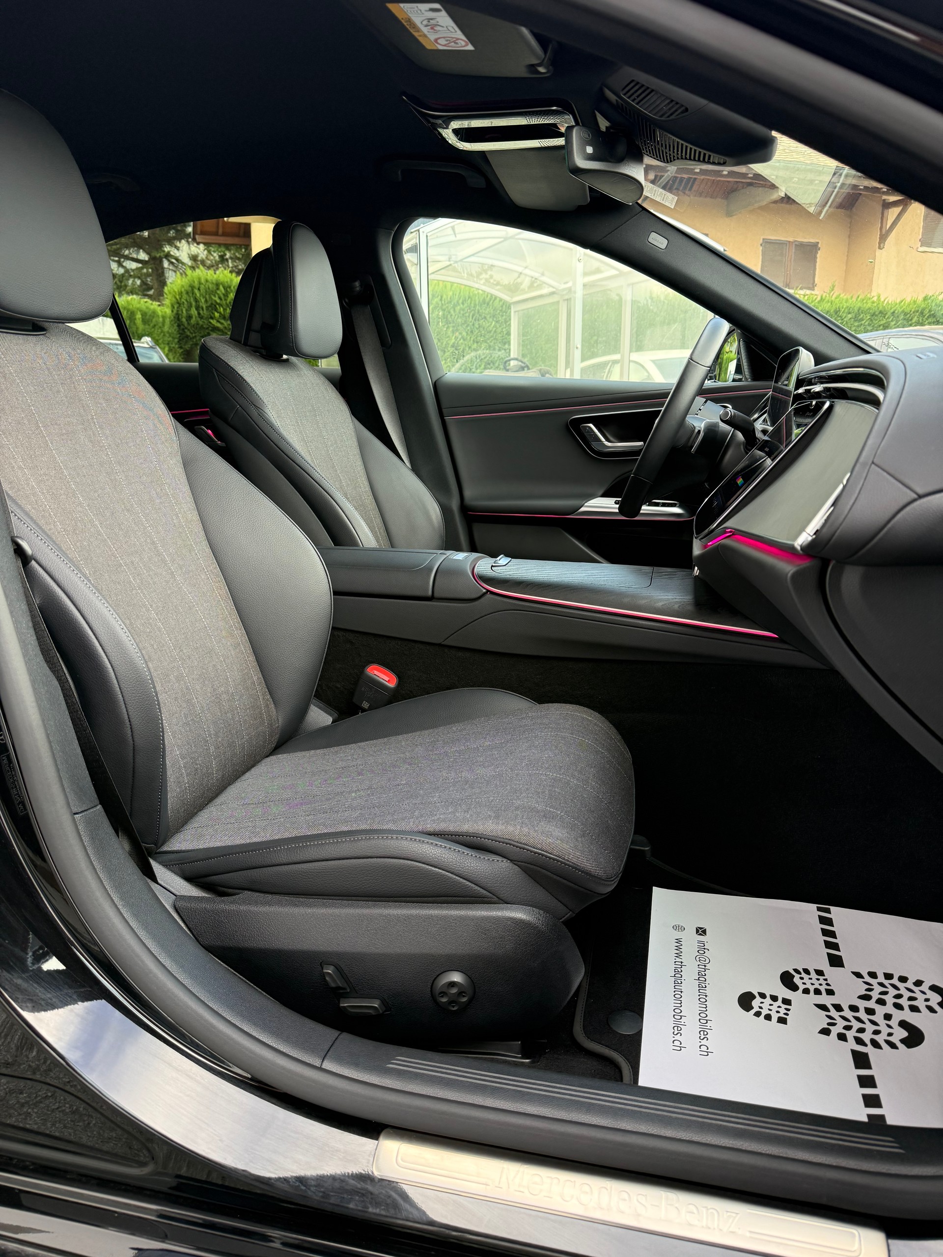 MERCEDES-BENZ E 220 d 4Matic 9G-Tronic-image-25