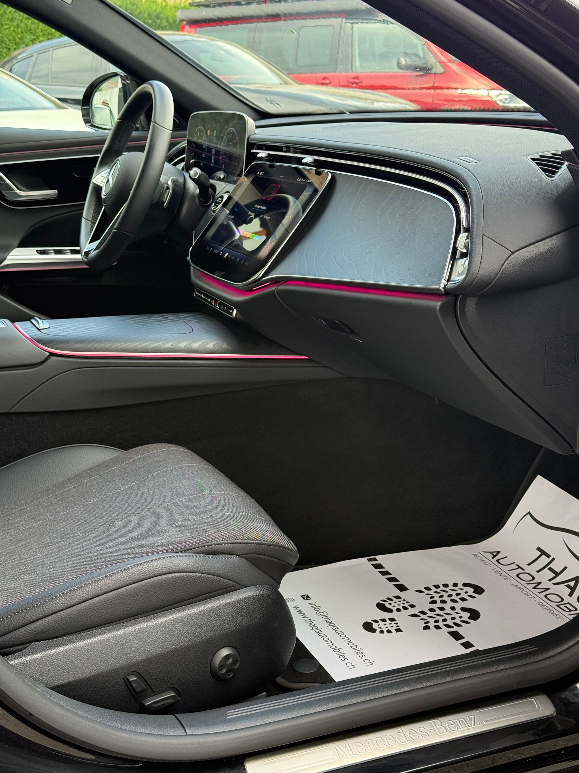MERCEDES-BENZ E 220 d 4Matic 9G-Tronic-image-24