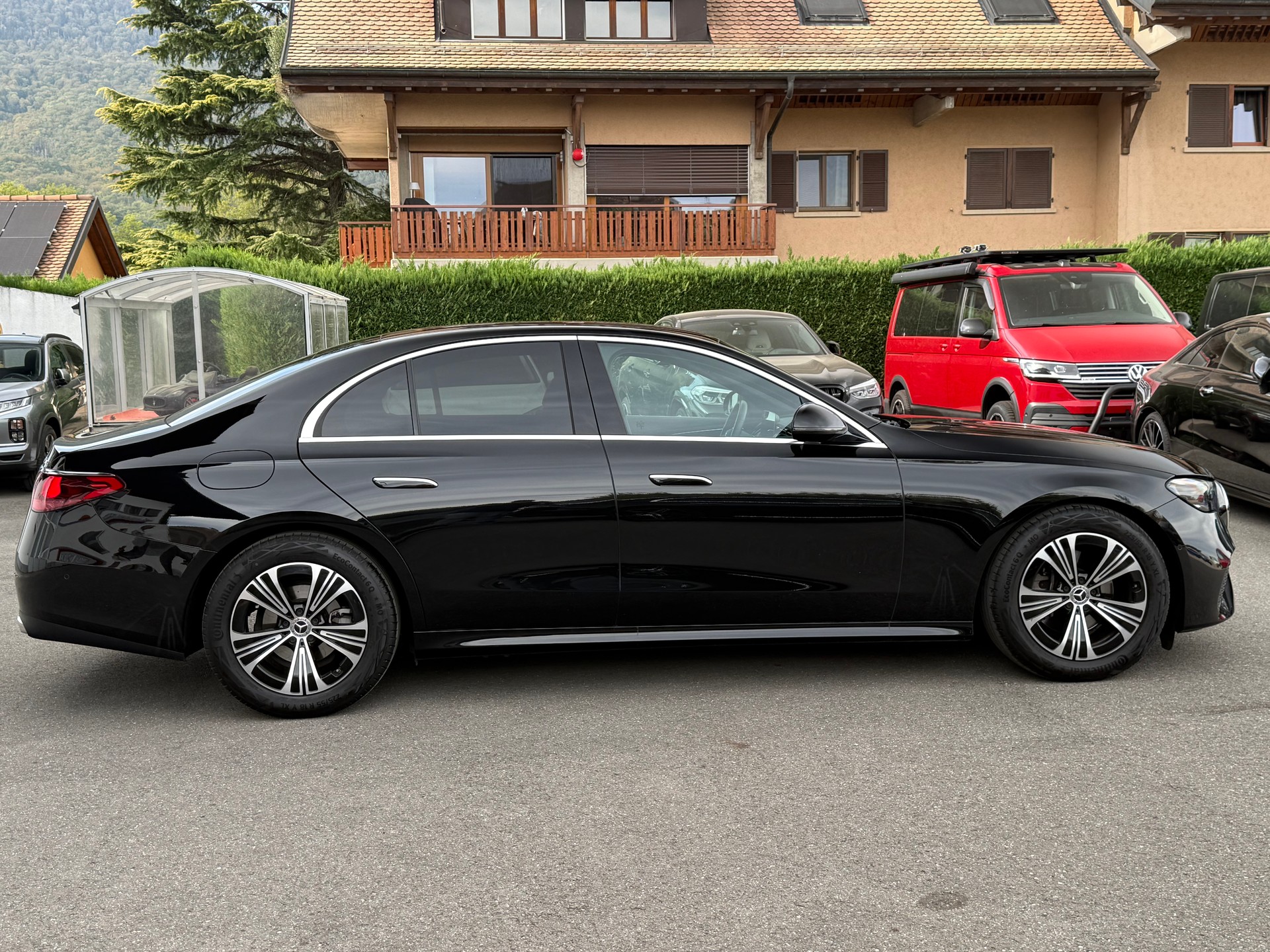 MERCEDES-BENZ E 220 d 4Matic 9G-Tronic-image-11