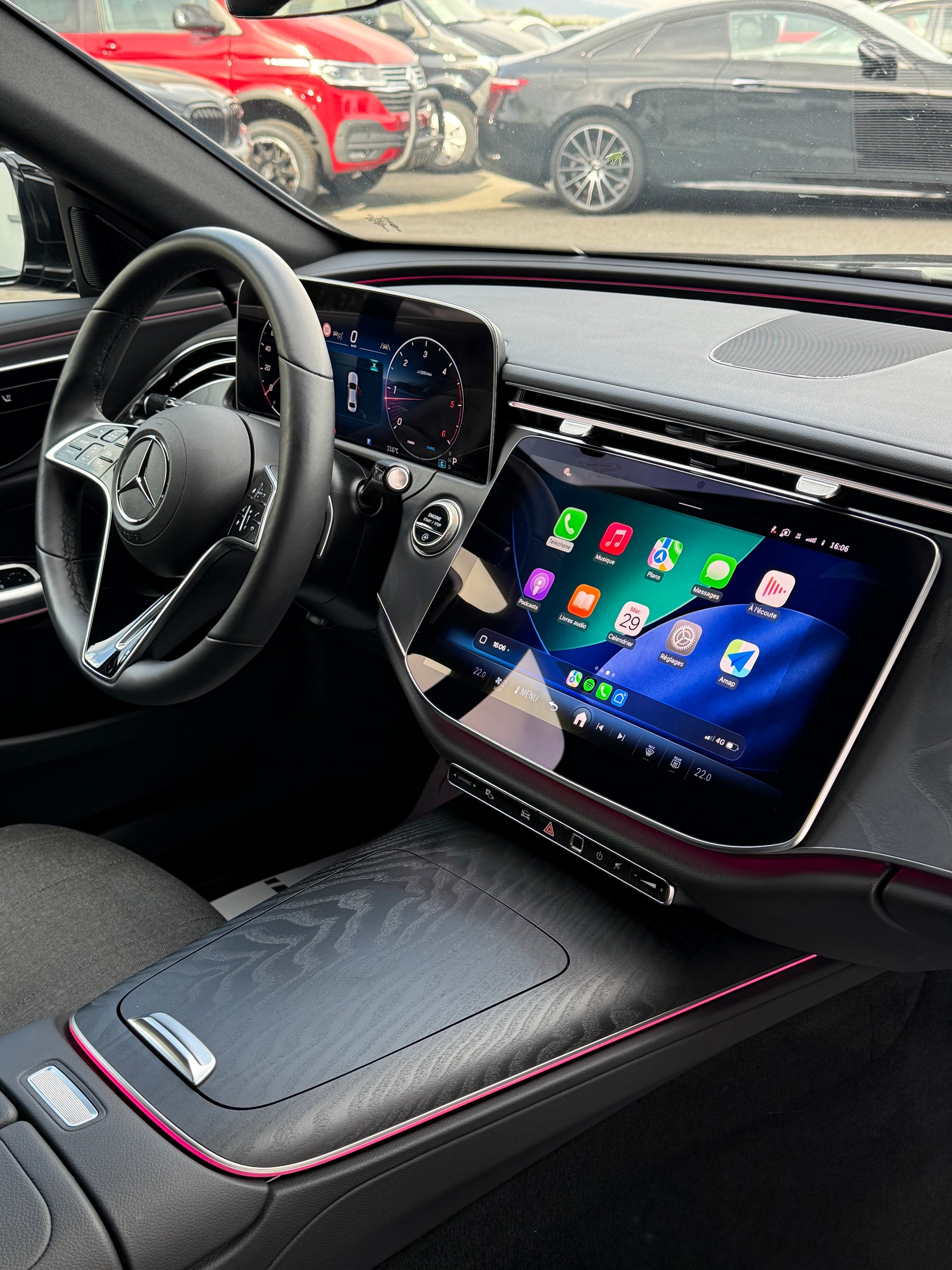 MERCEDES-BENZ E 220 d 4Matic 9G-Tronic-image-28