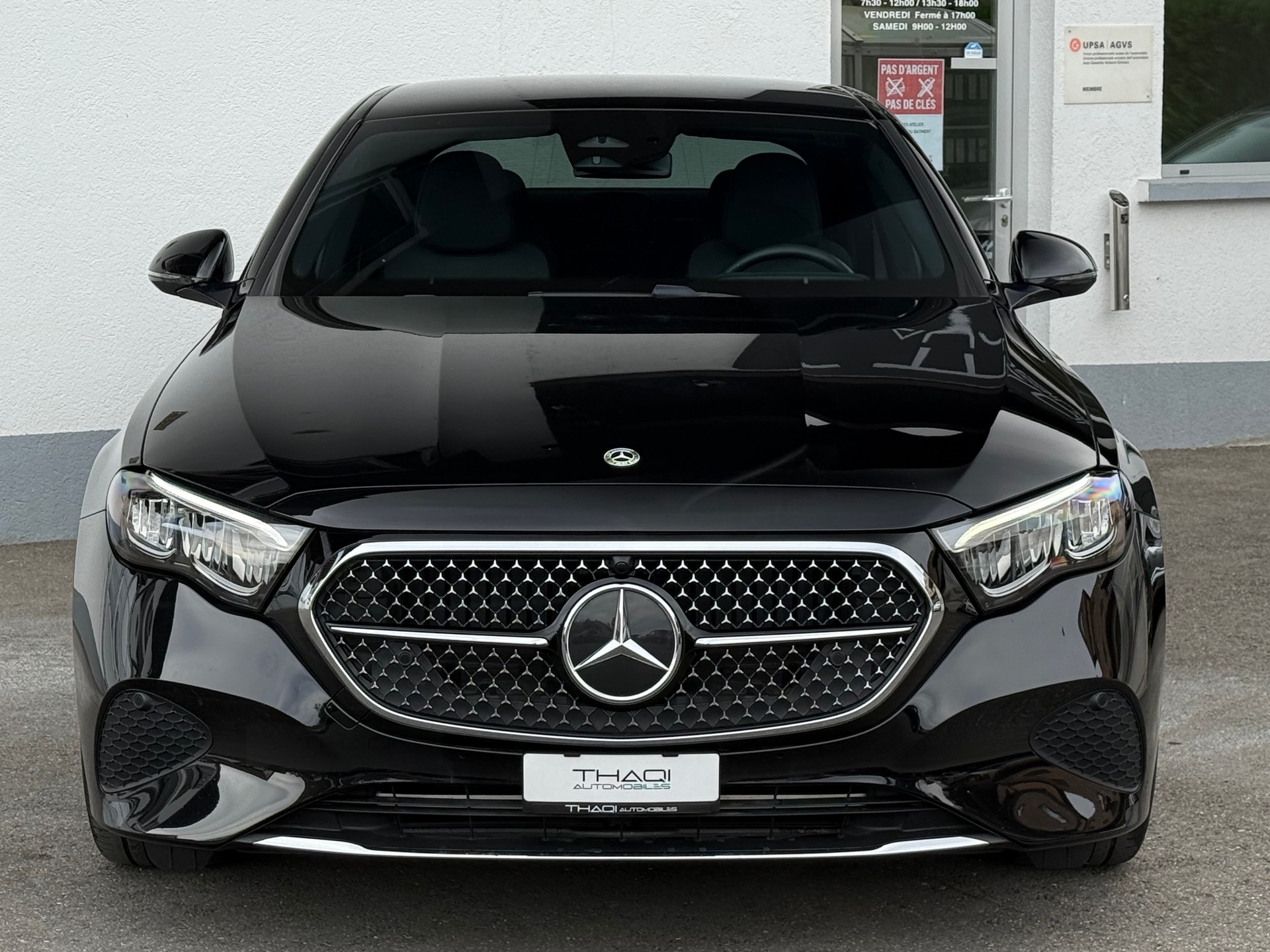 MERCEDES-BENZ E 220 d 4Matic 9G-Tronic-image-5