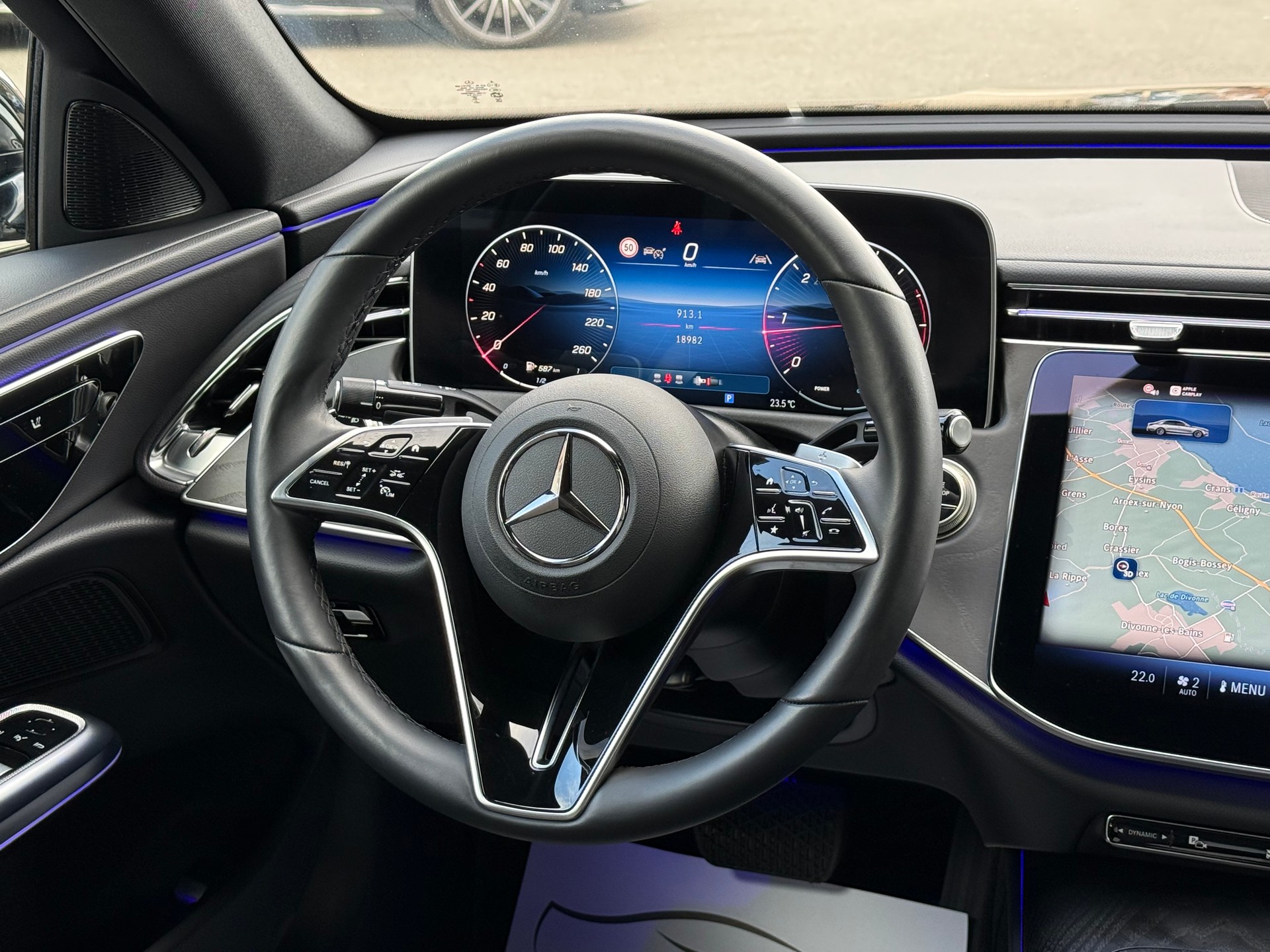 MERCEDES-BENZ E 220 d 4Matic 9G-Tronic-image-23