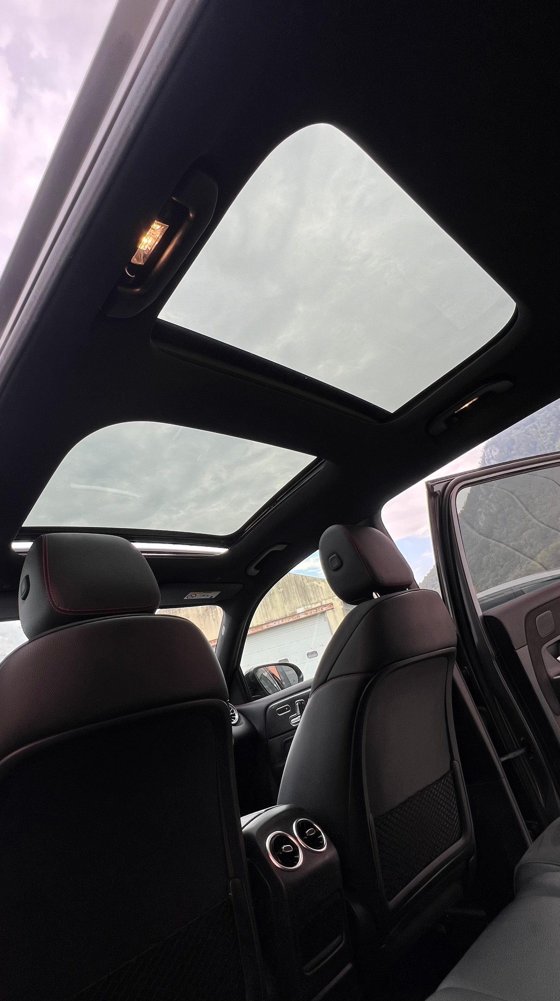 MERCEDES-BENZ GLB 250 4Matic AMG Line 8G-Tronic 7 Places-image-11