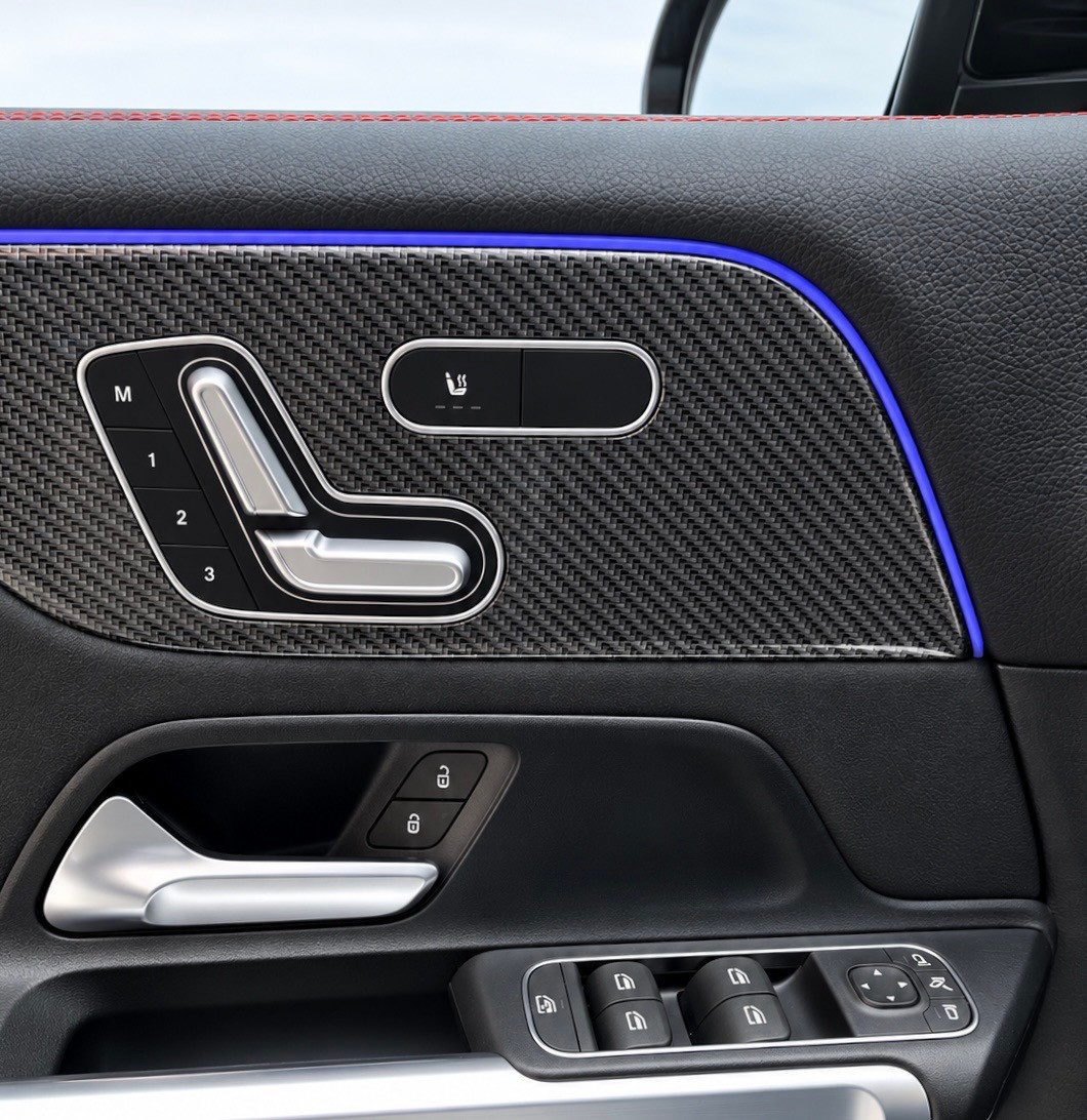 MERCEDES-BENZ GLB 250 4Matic AMG Line 8G-Tronic 7 Places-image-14