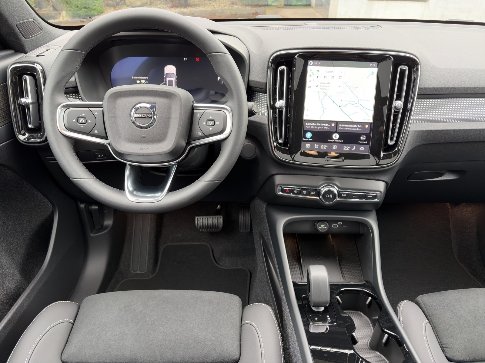 VOLVO EX40 Twin Black Edition AWD-image-8