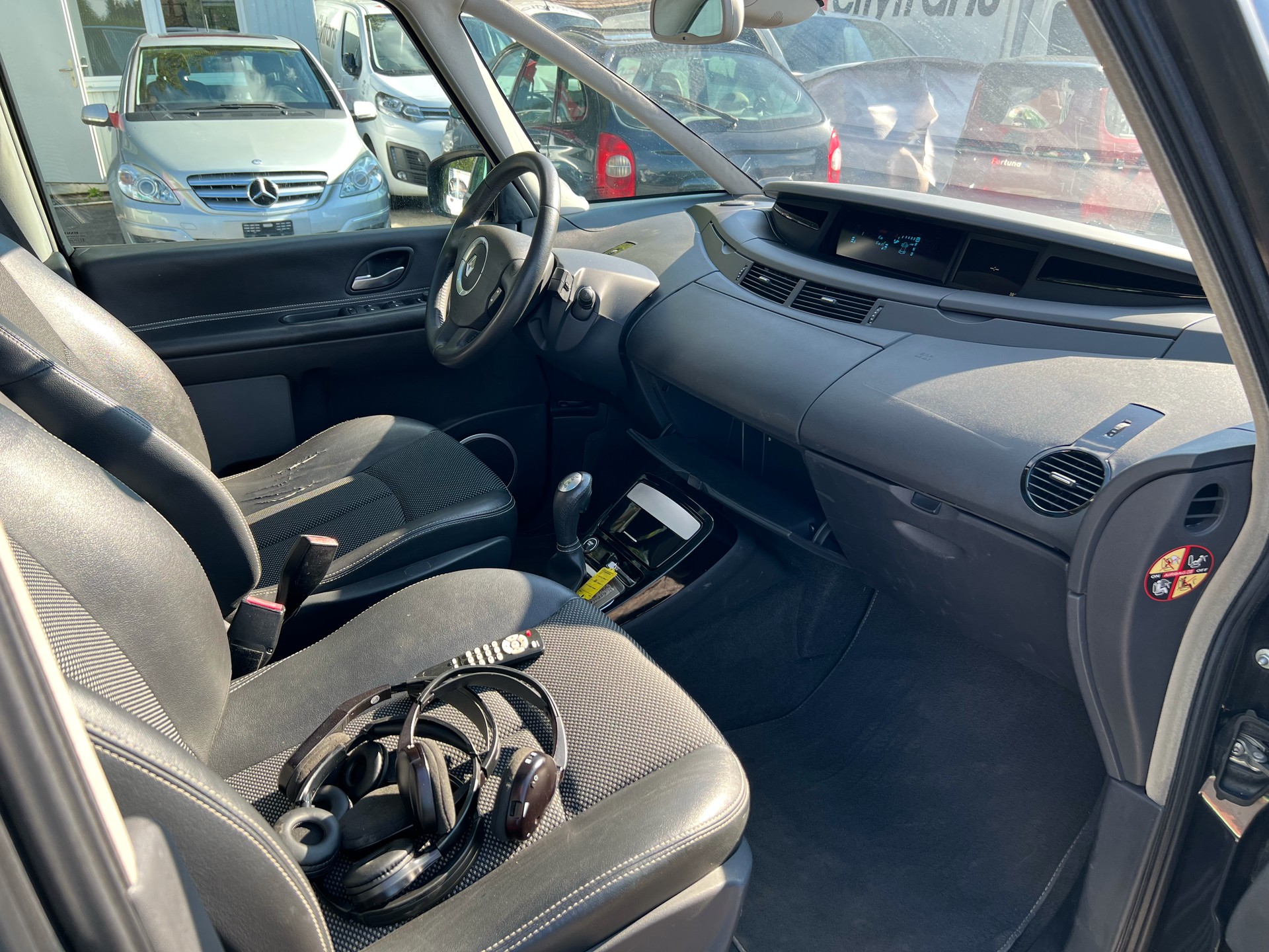 RENAULT Espace 2.0 dCi Dynamique Automatic-image-11