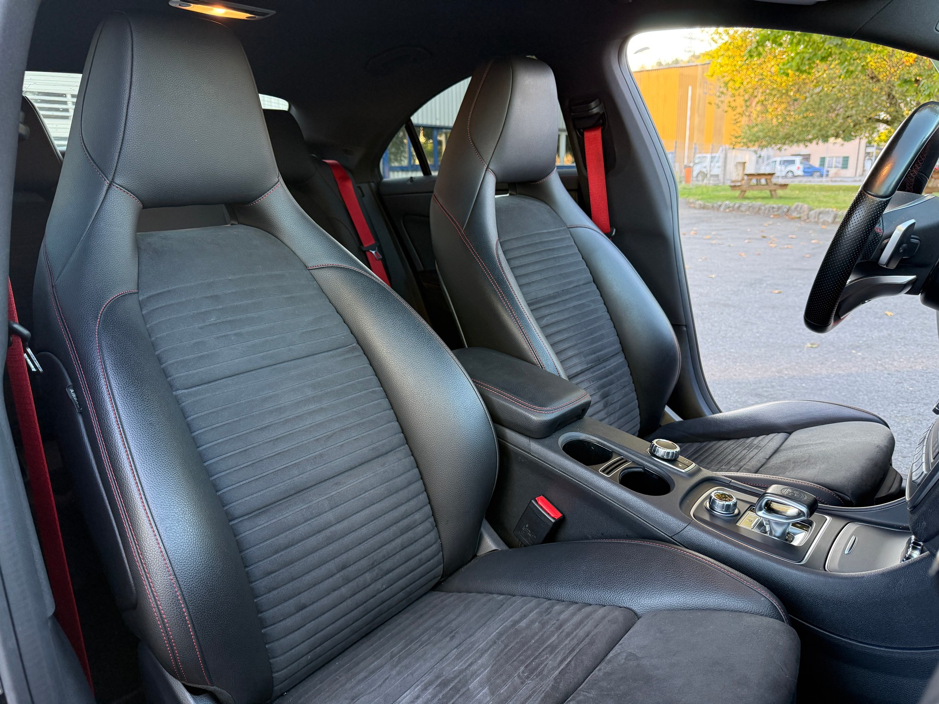 MERCEDES-BENZ CLA 45 AMG 4Matic Speedshift-image-13