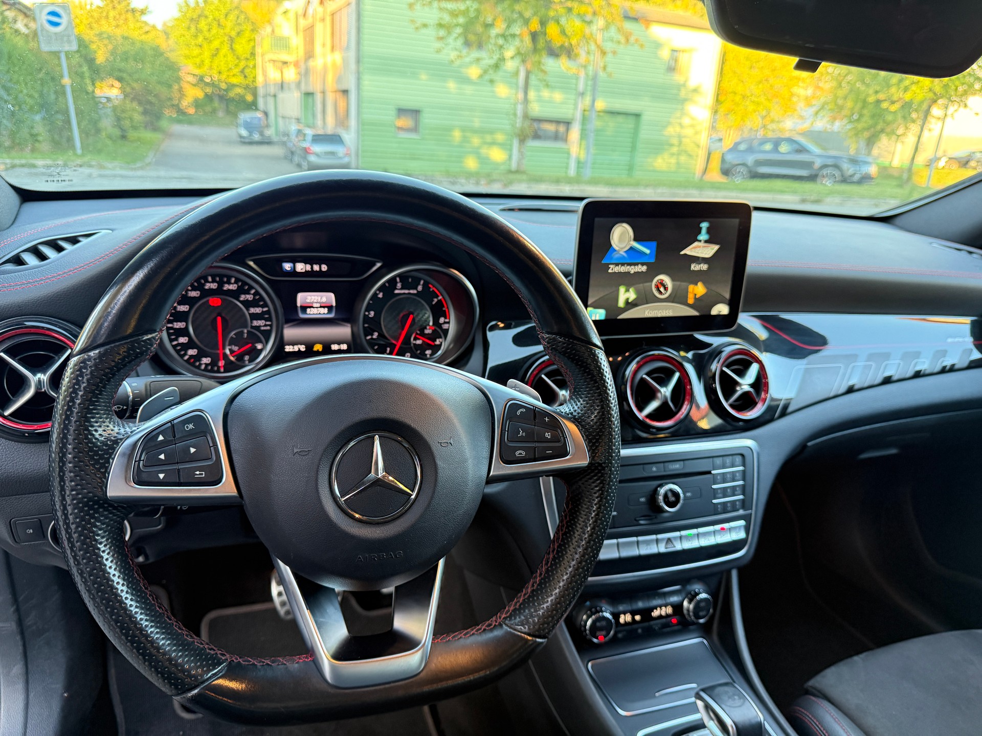 MERCEDES-BENZ CLA 45 AMG 4Matic Speedshift-image-12
