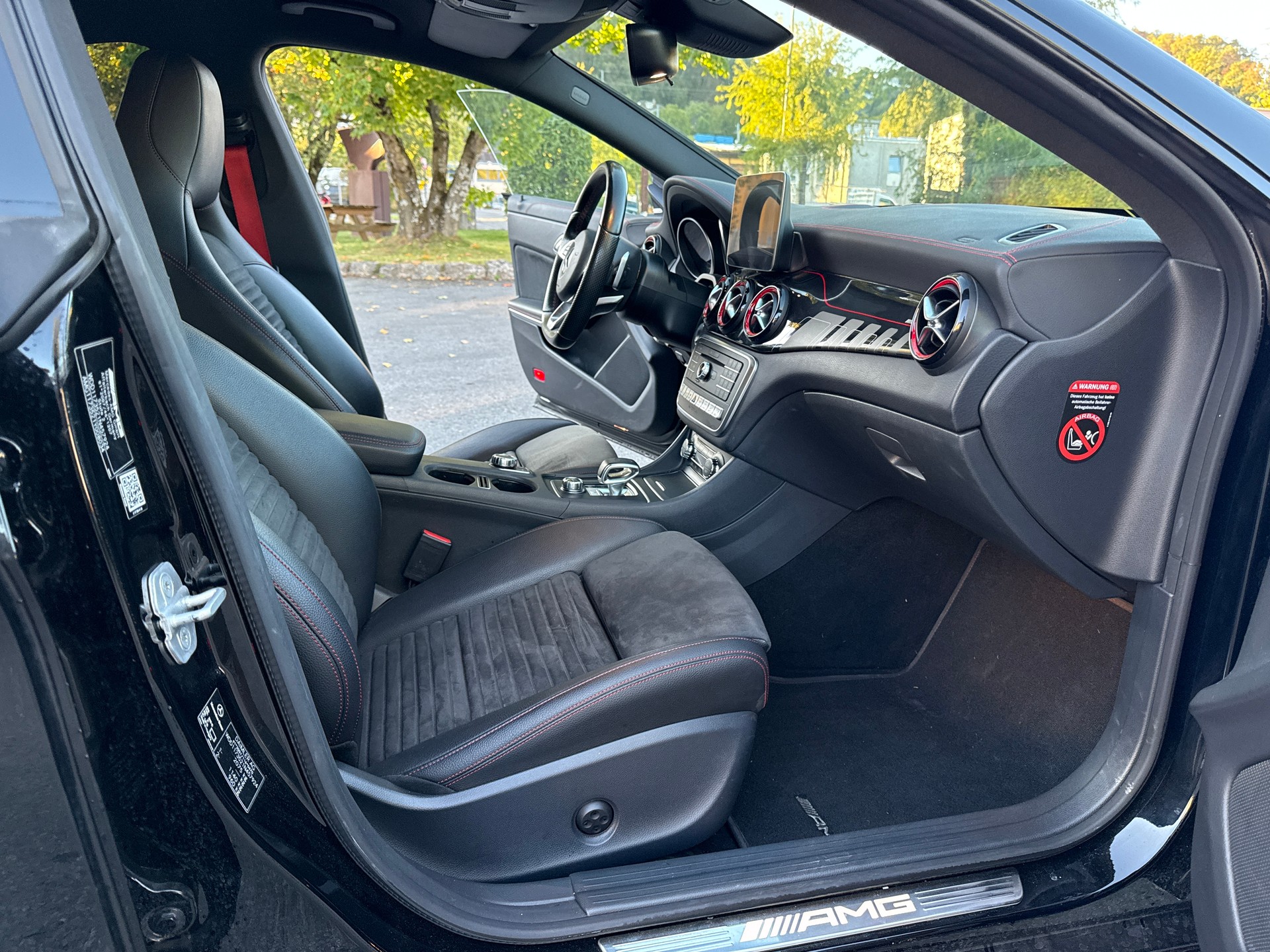 MERCEDES-BENZ CLA 45 AMG 4Matic Speedshift-image-14