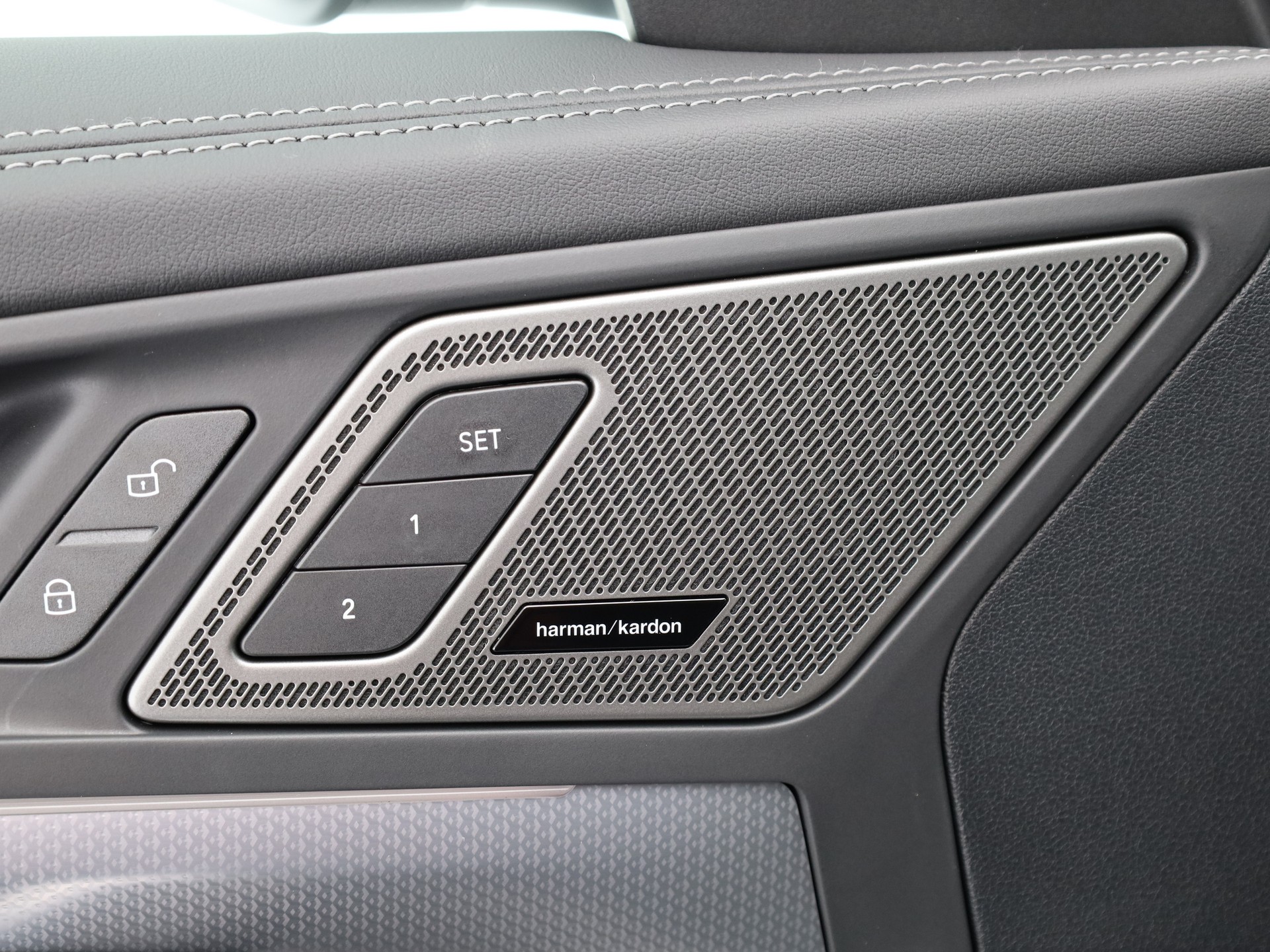 BMW X1 sDr 20i 48V M Sport-image-12