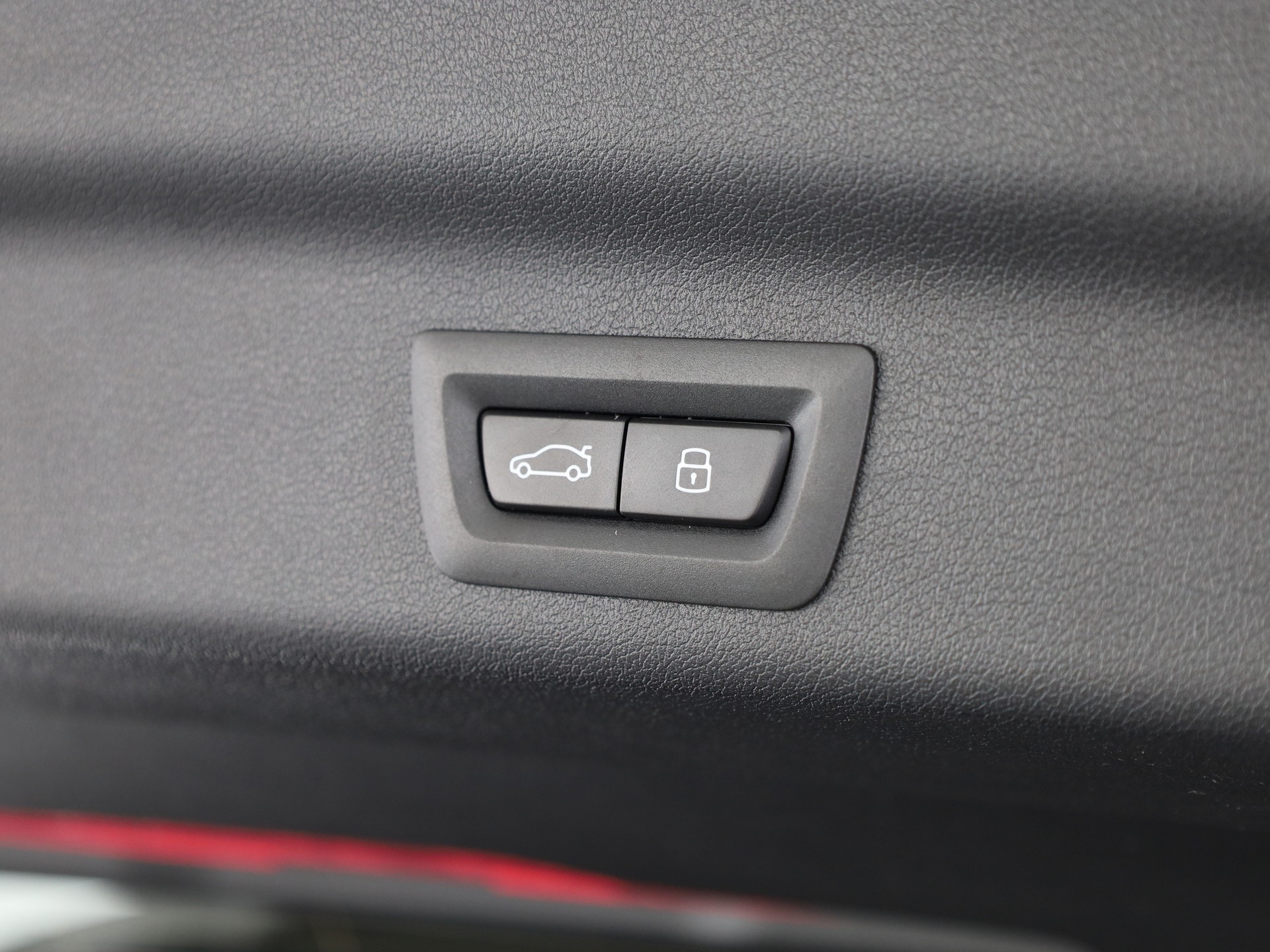 BMW X1 sDr 20i 48V M Sport-image-7