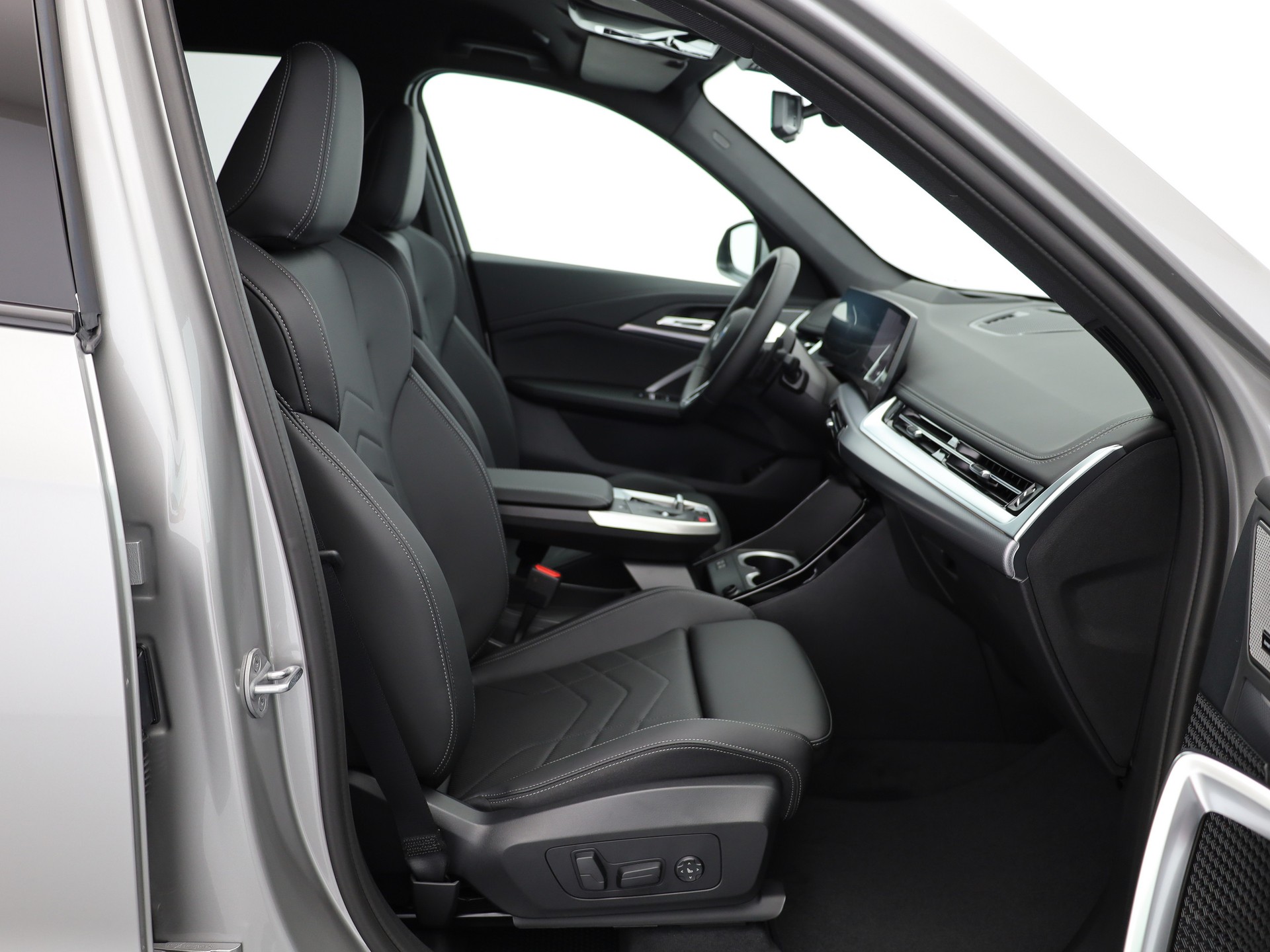 BMW X1 sDr 20i 48V M Sport-image-15