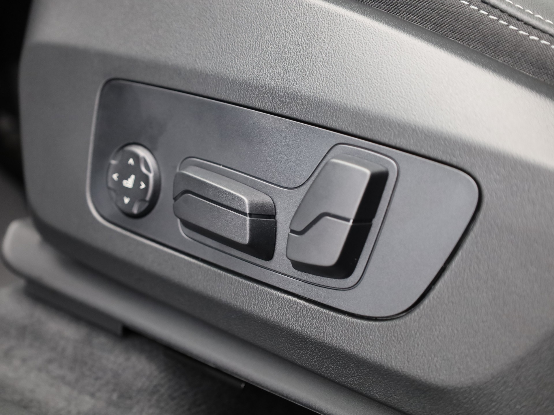 BMW X1 sDr 20i 48V M Sport-image-11