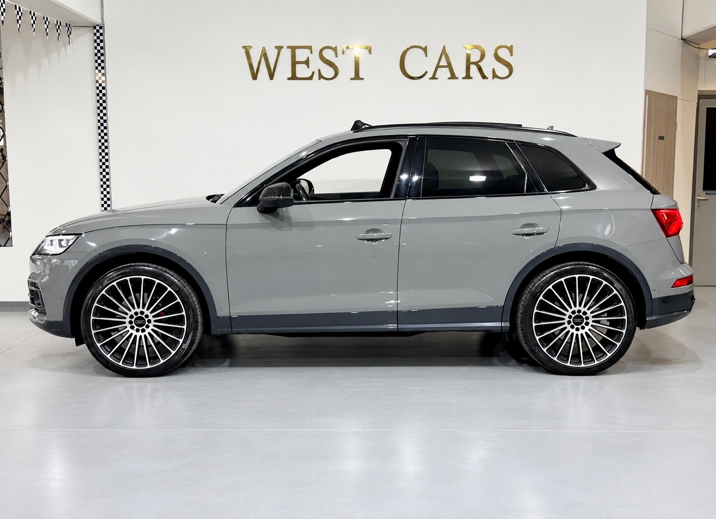 AUDI SQ5 3.0 TFSI quattro S-tronic **Nardo Grau**ABT Tuning**-image-1