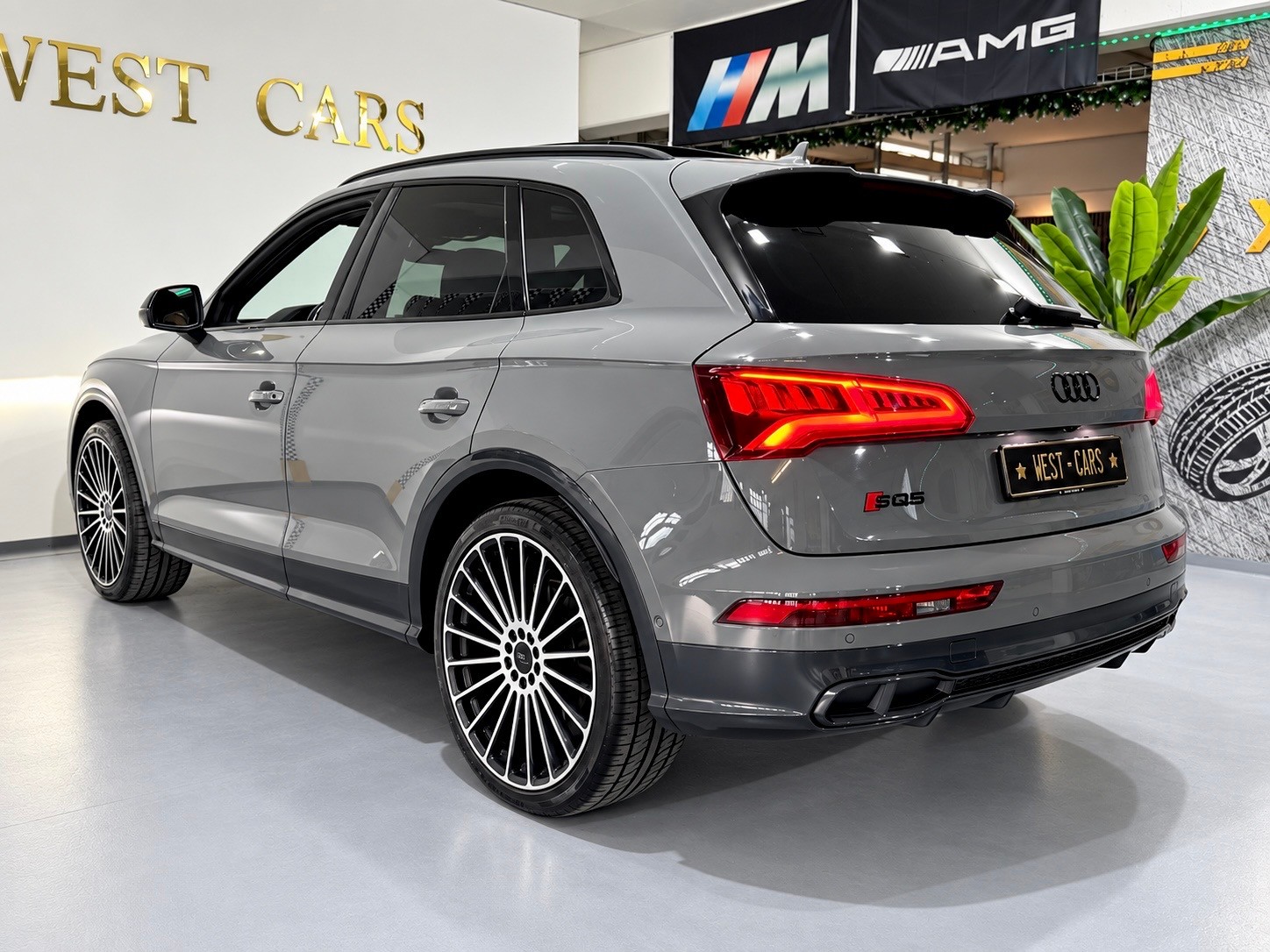 AUDI SQ5 3.0 TFSI quattro S-tronic **Nardo Grau**ABT Tuning**-image-4