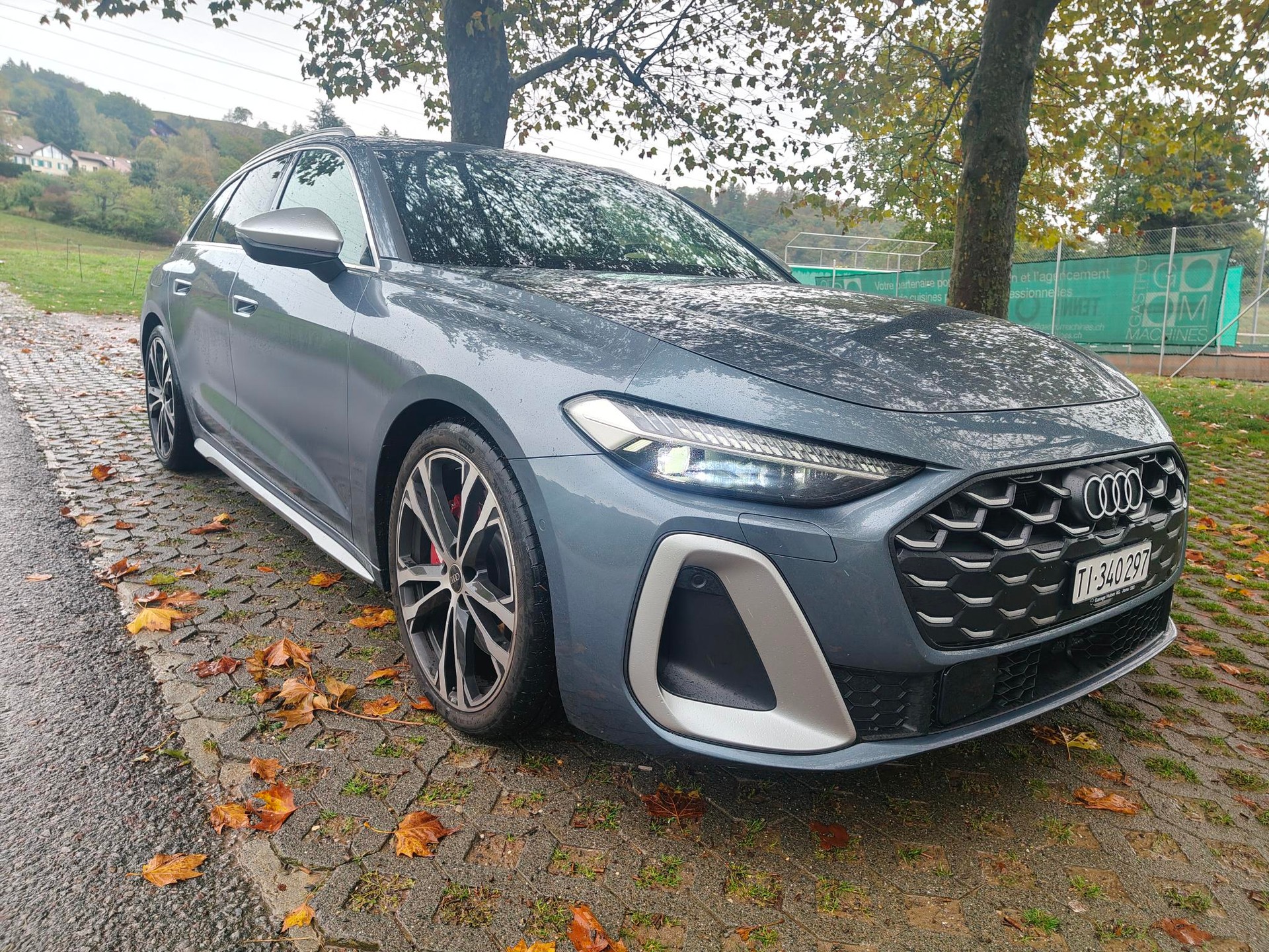 AUDI 3.0 V6 TFSI quattro S-Tronic-image-2