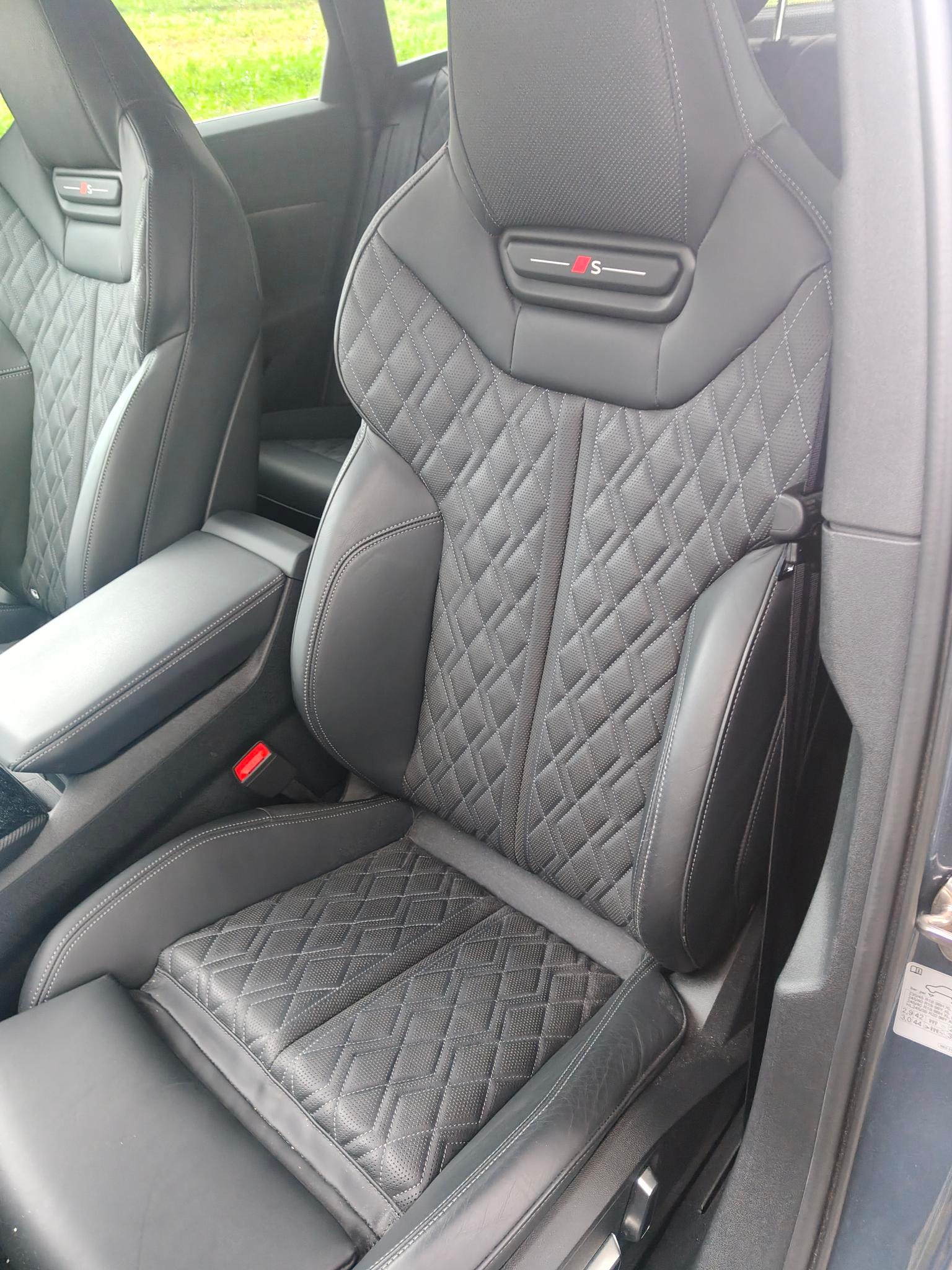 AUDI 3.0 V6 TFSI quattro S-Tronic-image-6