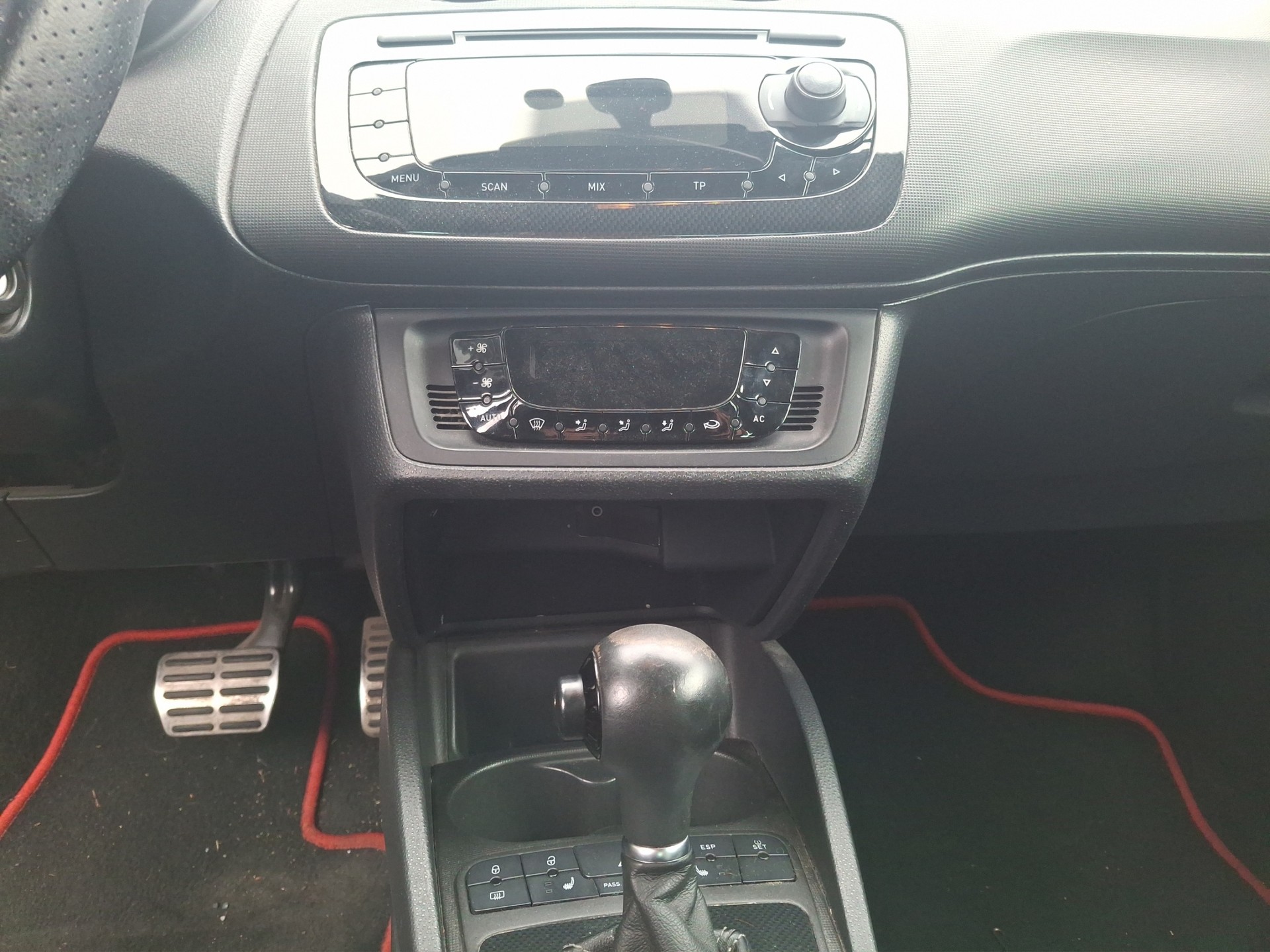SEAT Ibiza SC 1.4 TSI Cupra R210 Swiss Racing DSG-image-8