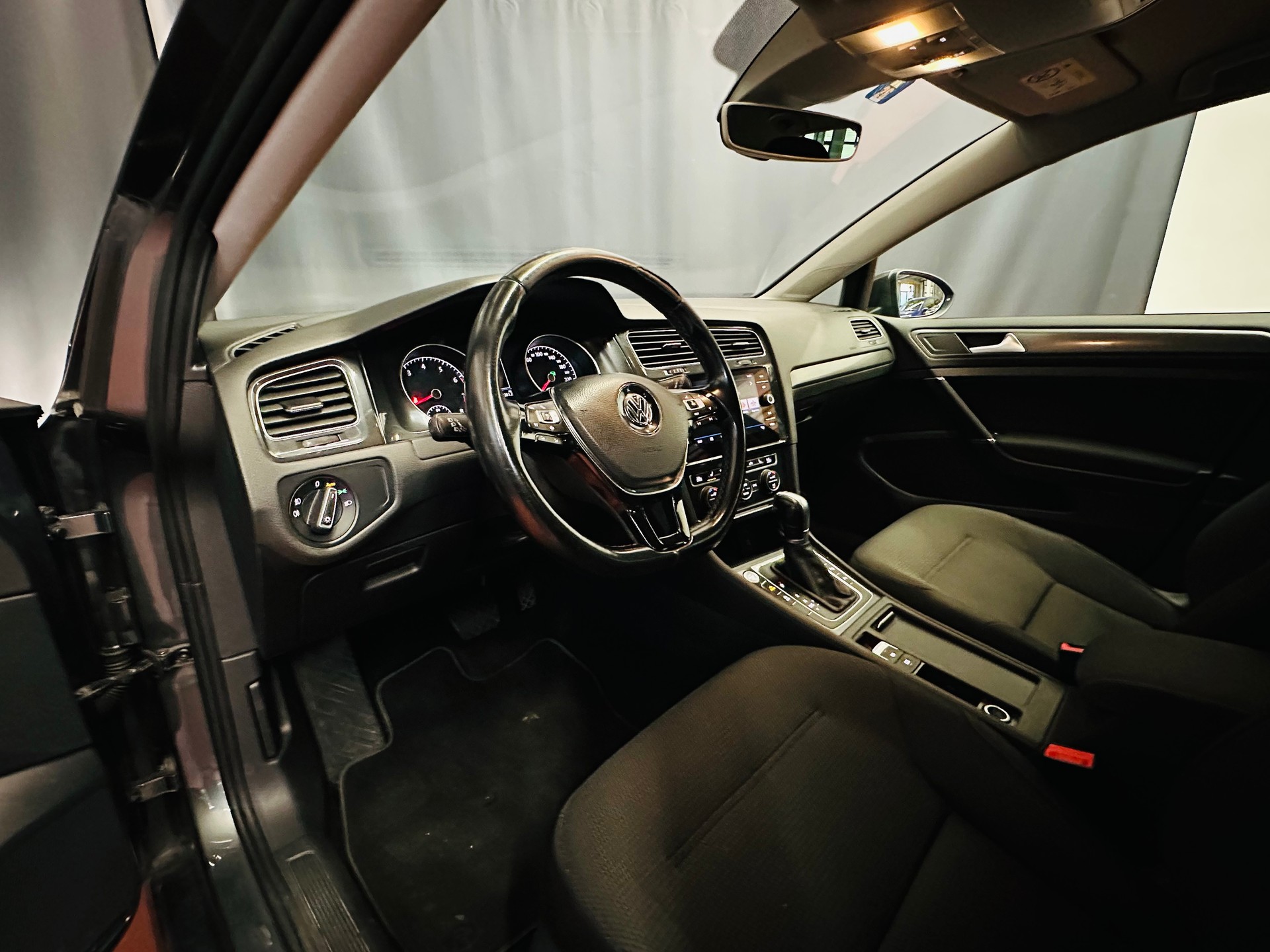 VW Golf 1.5 TSI EVO Highline DSG-image-11