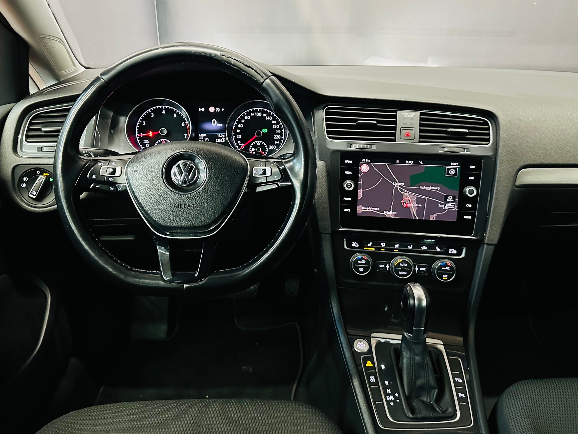 VW Golf 1.5 TSI EVO Highline DSG-image-12