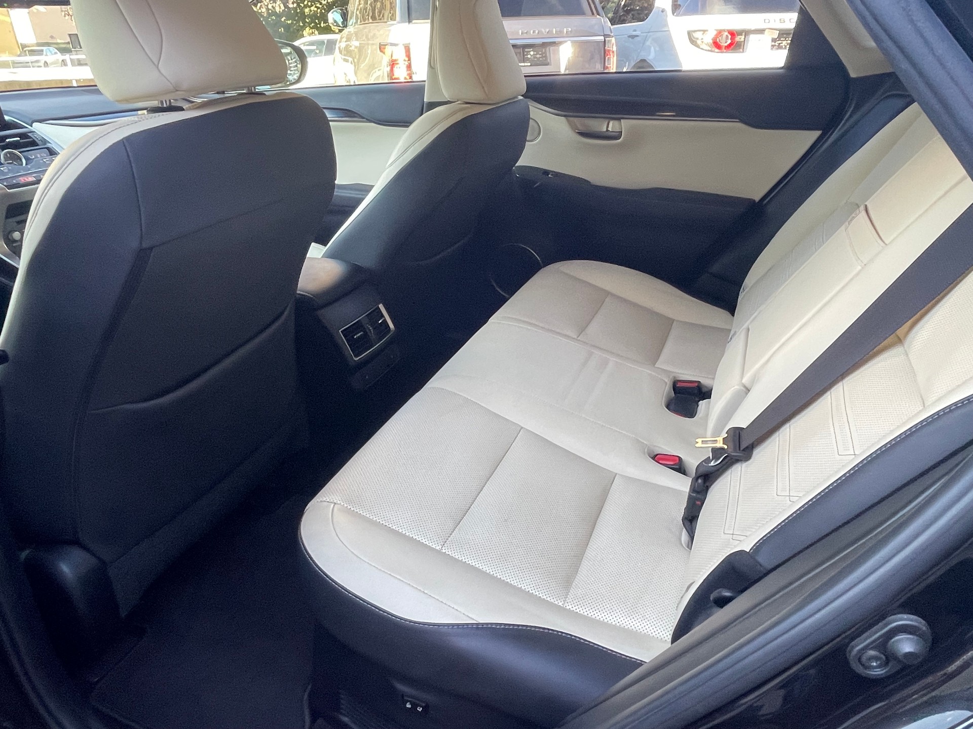 LEXUS NX 300h Excellence E-Four Automatic-image-6