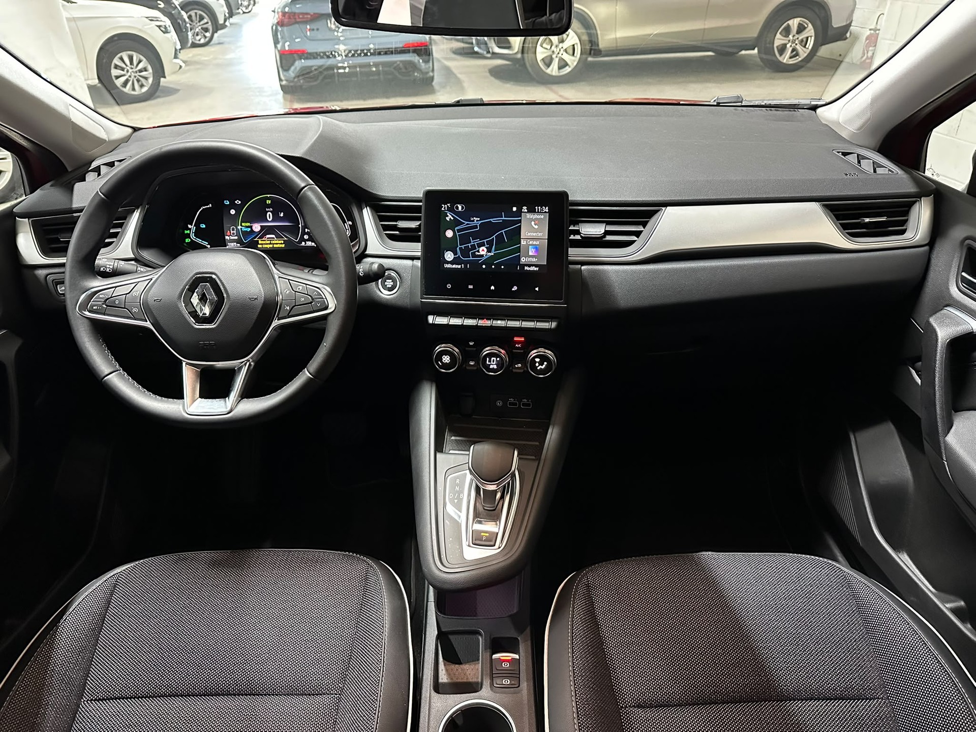 RENAULT Captur 1.6 E-Tech 145 E-Tech Engineered DHT-image-10