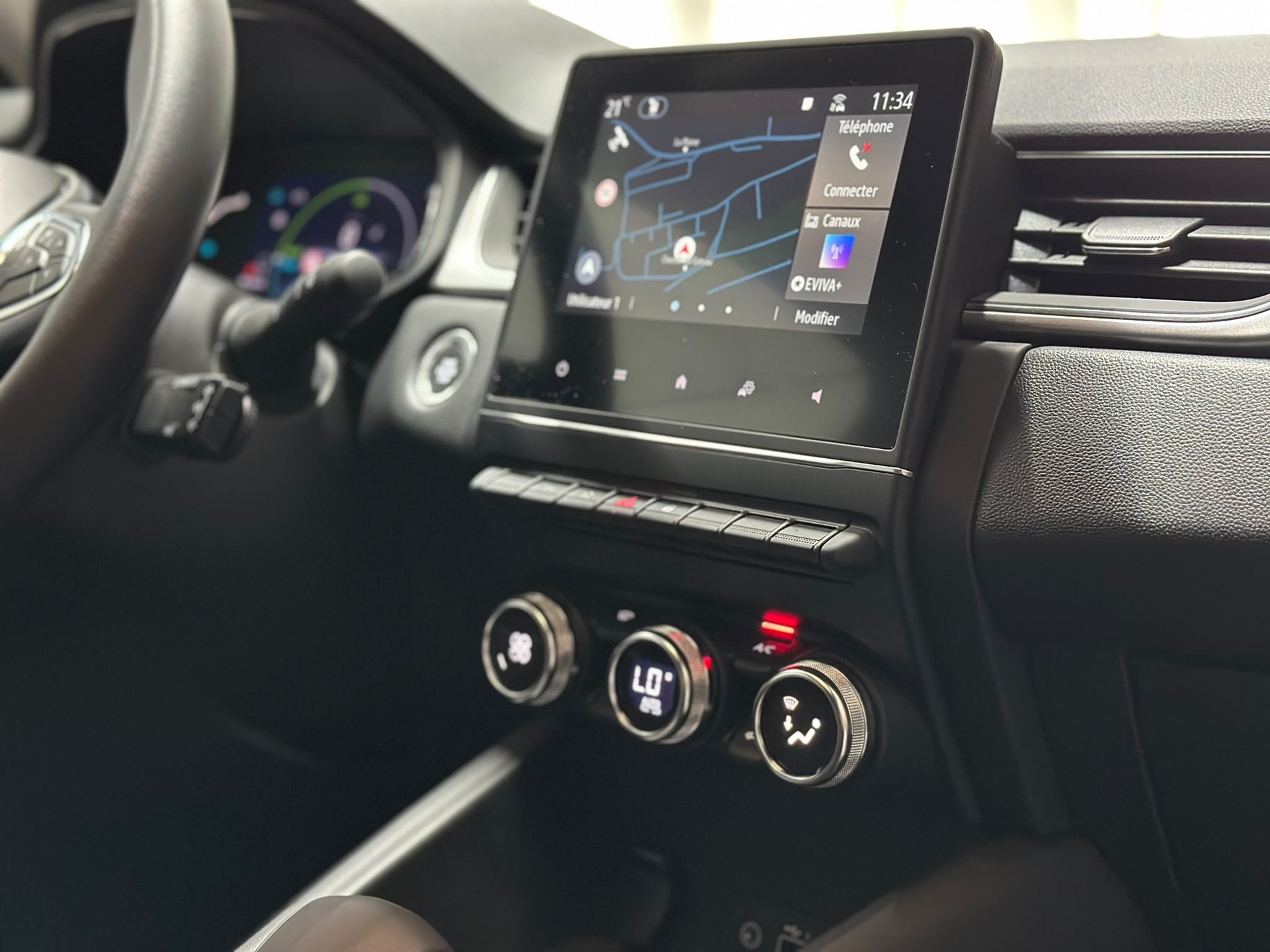 RENAULT Captur 1.6 E-Tech 145 E-Tech Engineered DHT-image-14