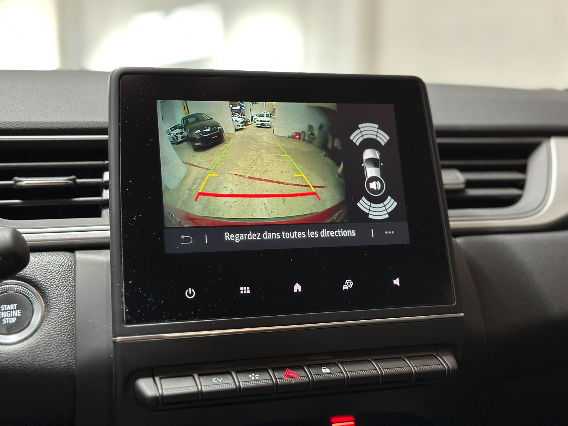 RENAULT Captur 1.6 E-Tech 145 E-Tech Engineered DHT-image-11