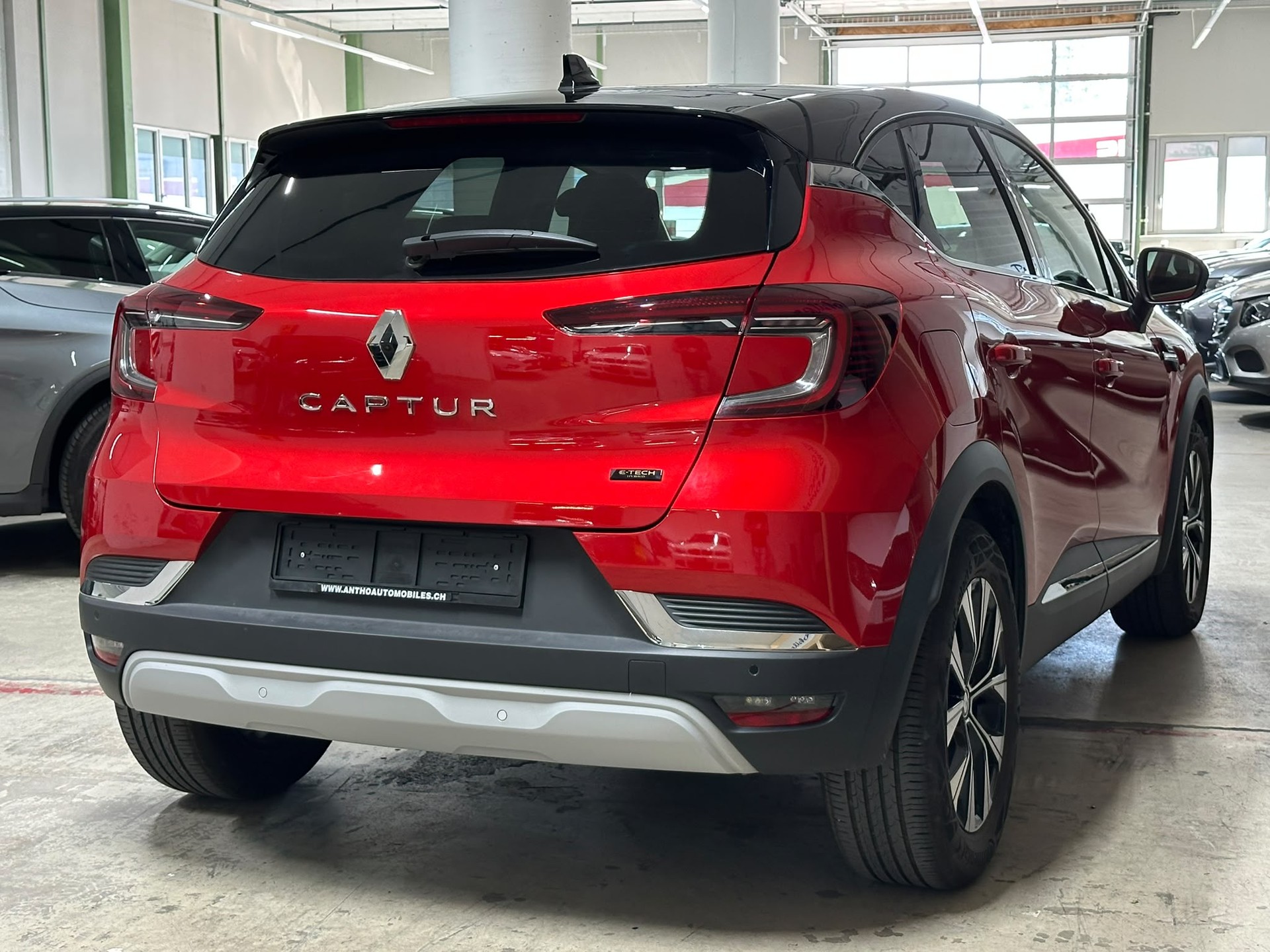 RENAULT Captur 1.6 E-Tech 145 E-Tech Engineered DHT-image-5