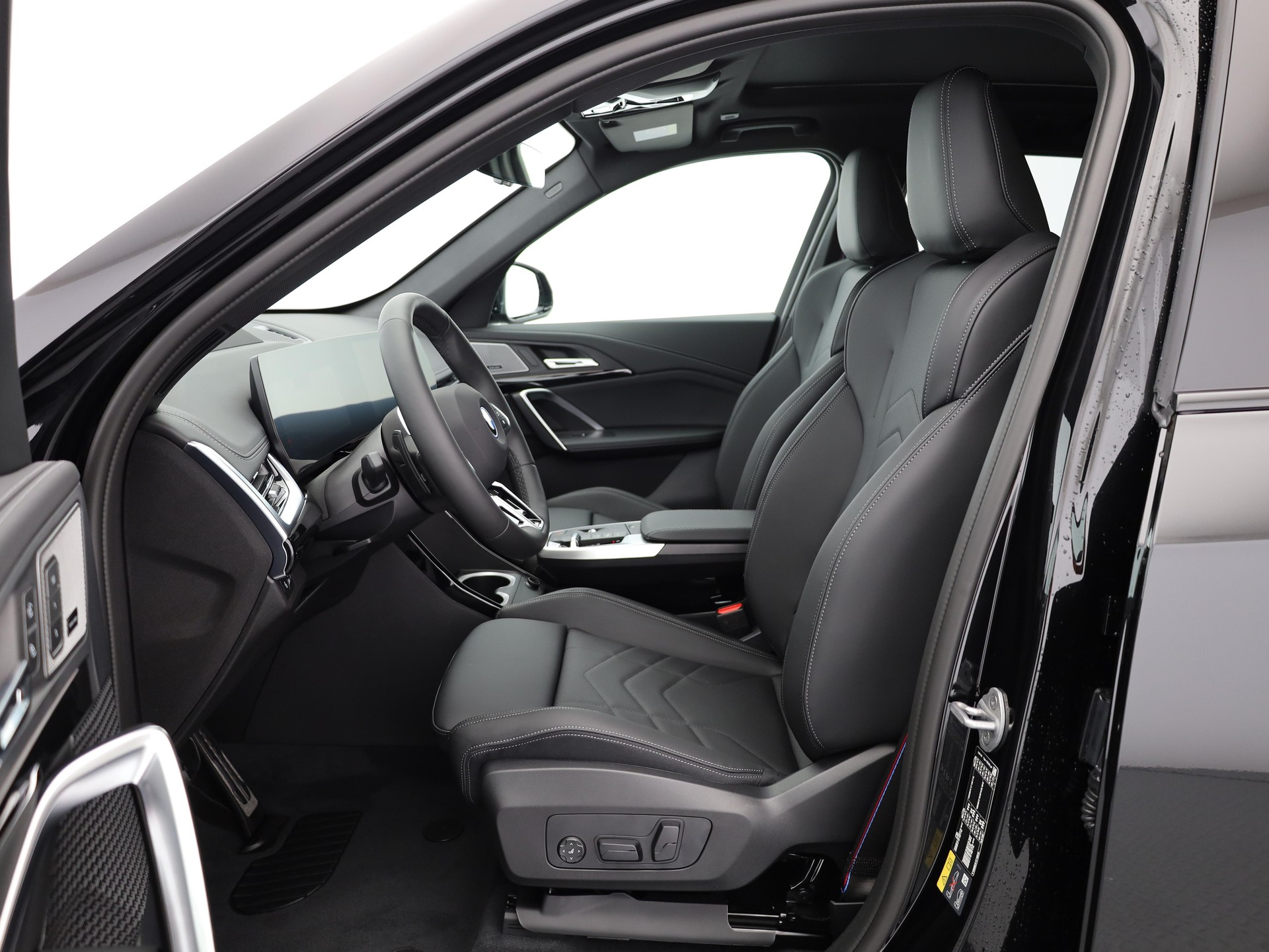 BMW iX1 U11 30 xDrive-image-3