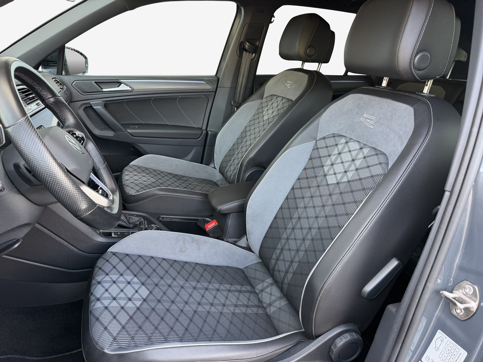 VW Tiguan 2.0TSI R-Line 4Motion DSG-image-7