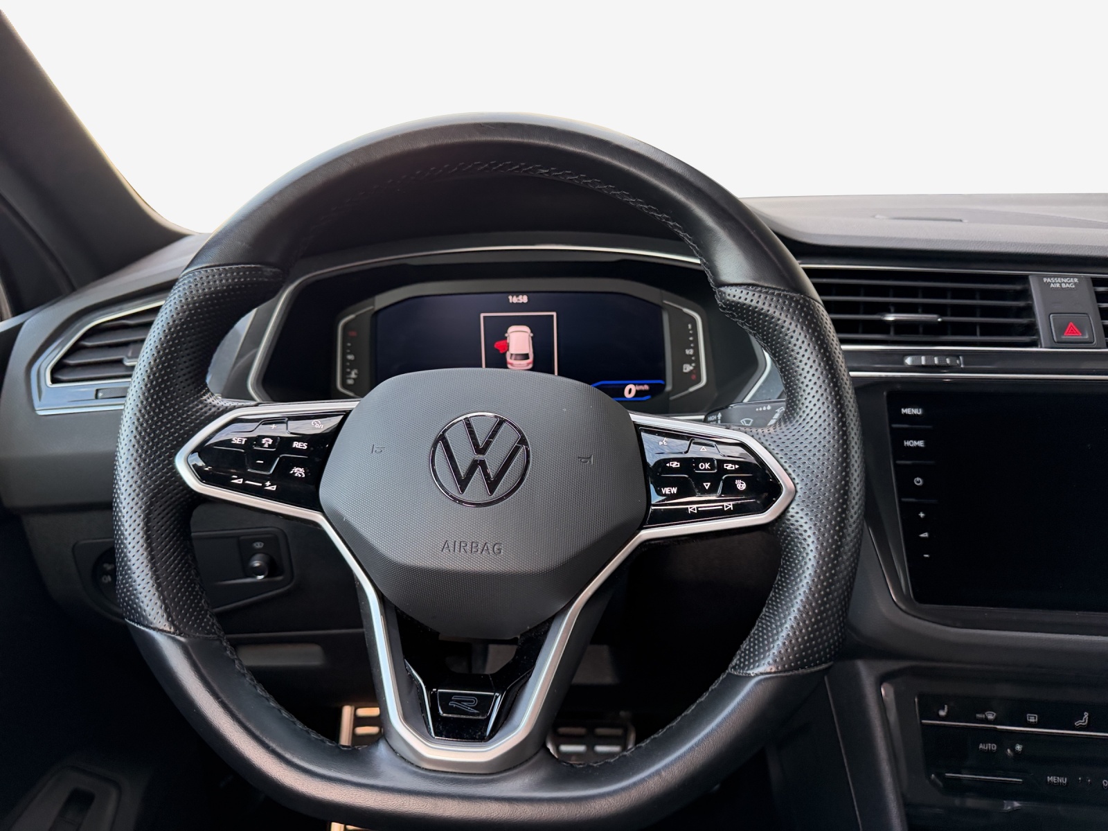 VW Tiguan 2.0TSI R-Line 4Motion DSG-image-9