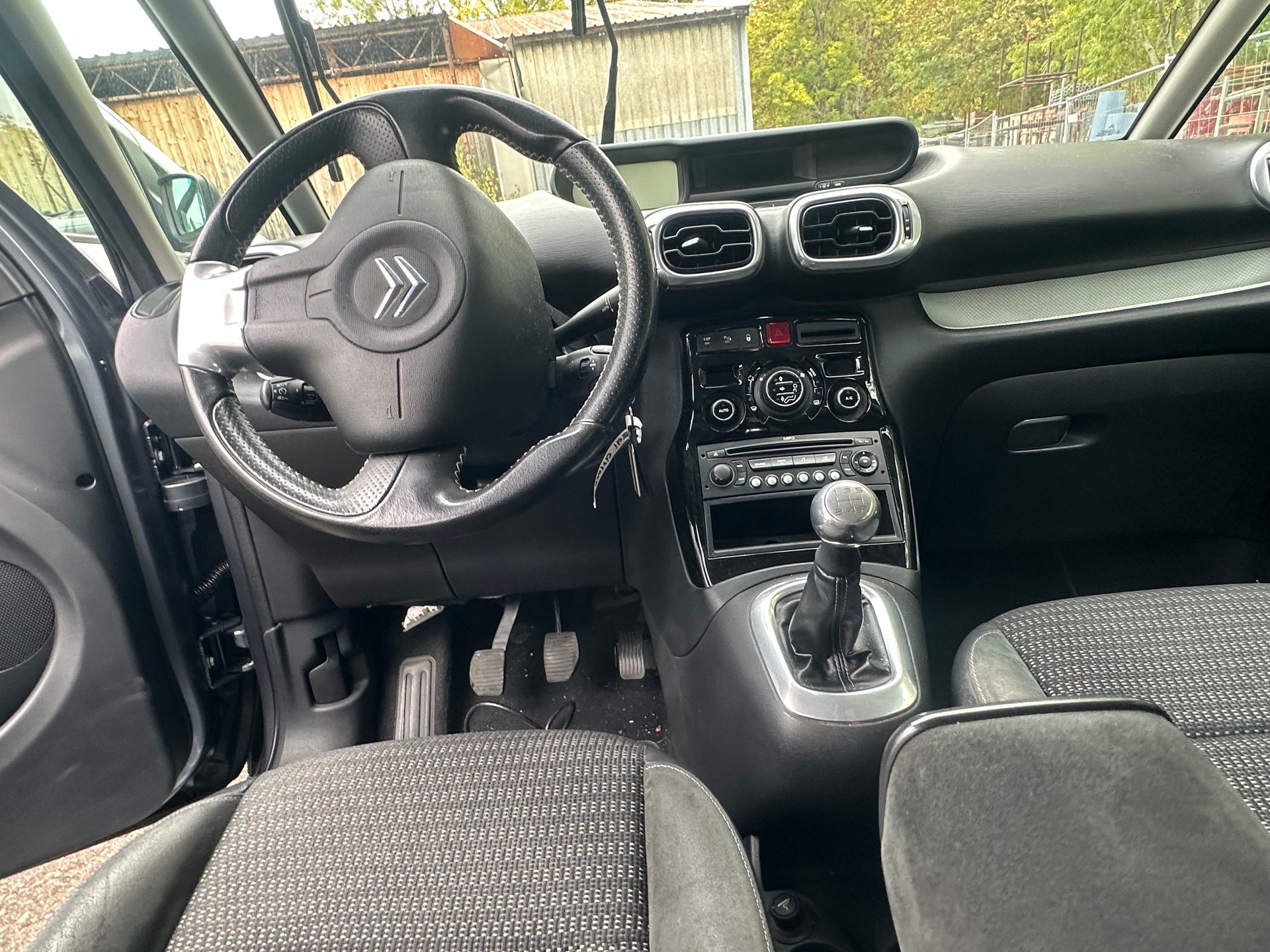 CITROEN C3 Picasso 1.6i 16V Exclusive-image-9