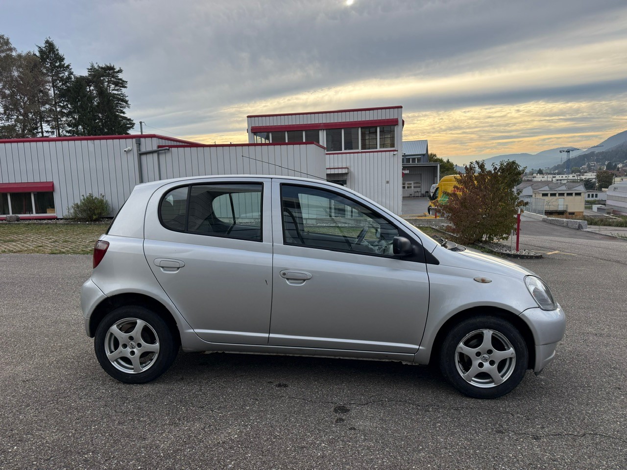 TOYOTA Yaris 1.3 Linea Luna-image-7