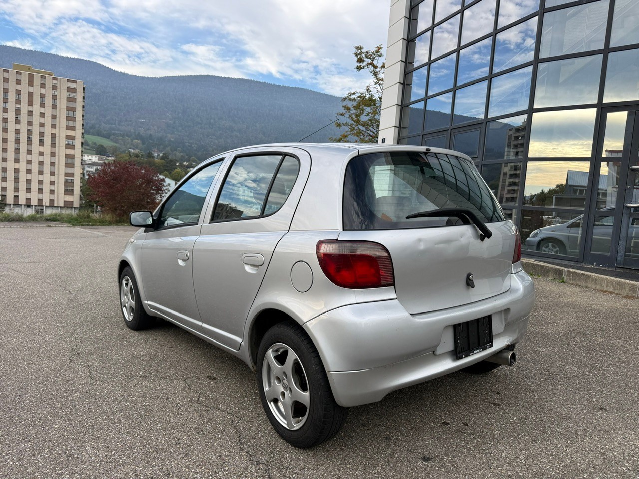 TOYOTA Yaris 1.3 Linea Luna-image-4
