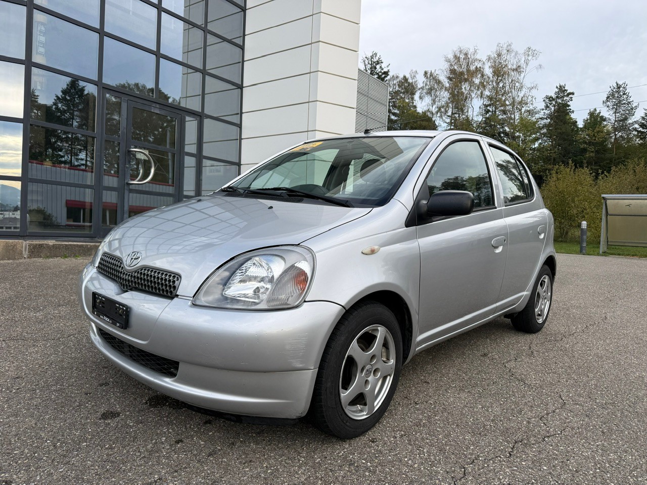 TOYOTA Yaris 1.3 Linea Luna-image-2