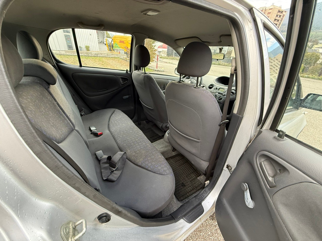 TOYOTA Yaris 1.3 Linea Luna-image-9