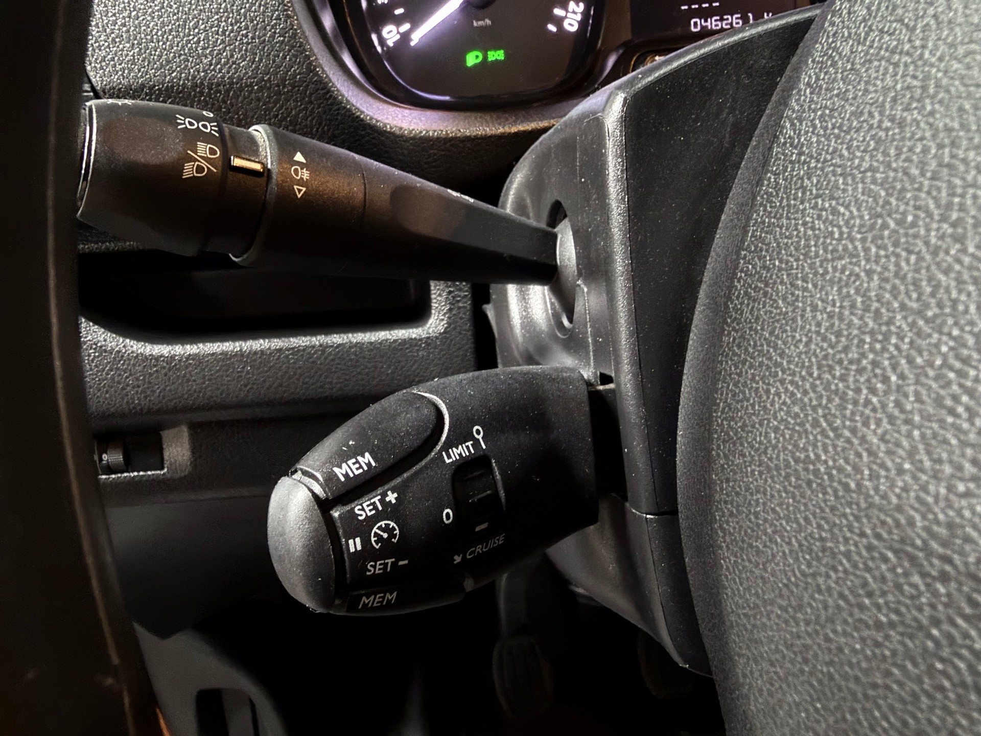 PEUGEOT Expert 1.5 BlueHDi 120 S&S Standard-image-9