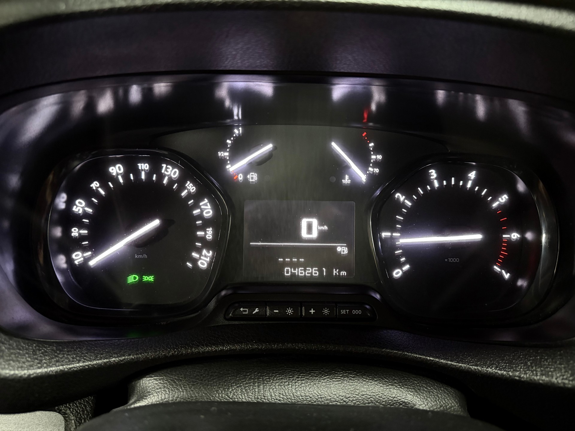 PEUGEOT Expert 1.5 BlueHDi 120 S&S Standard-image-11
