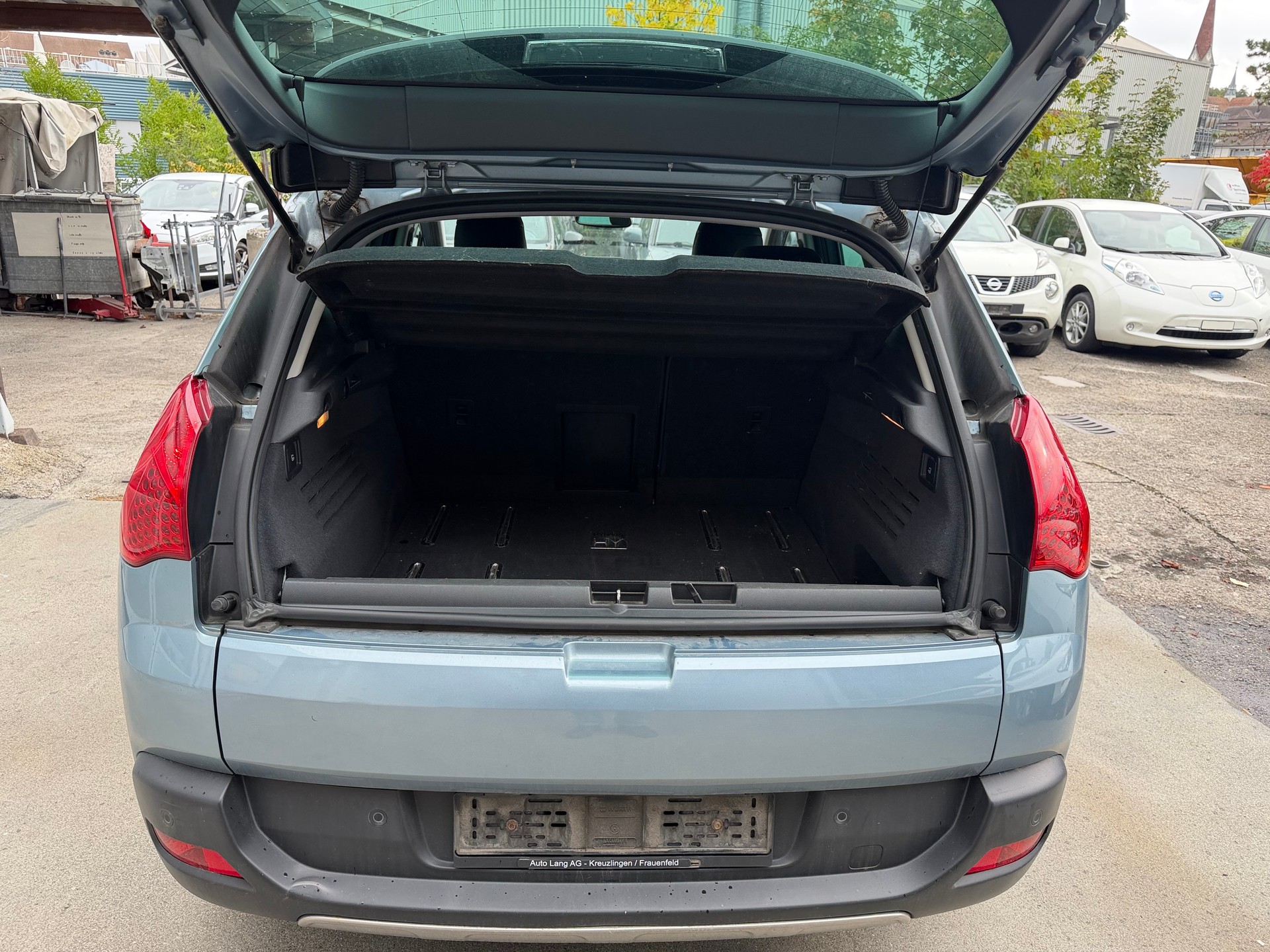 PEUGEOT 3008 HYbrid4 2.0 HDI EGS6-image-8