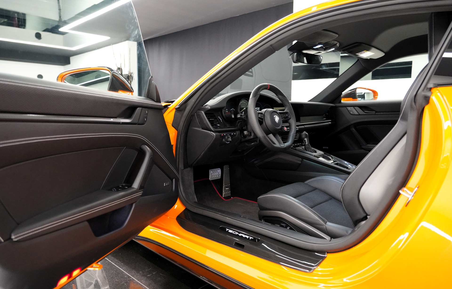 PORSCHE 911 GT3 Touring PDK GT3-image-7