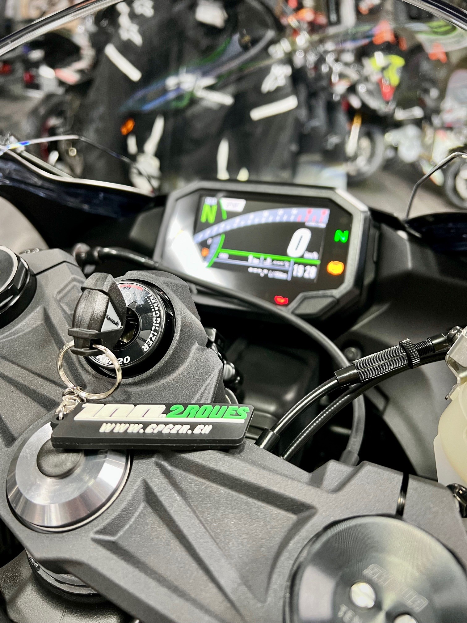 KAWASAKI NINJA ZX-6R-image-4