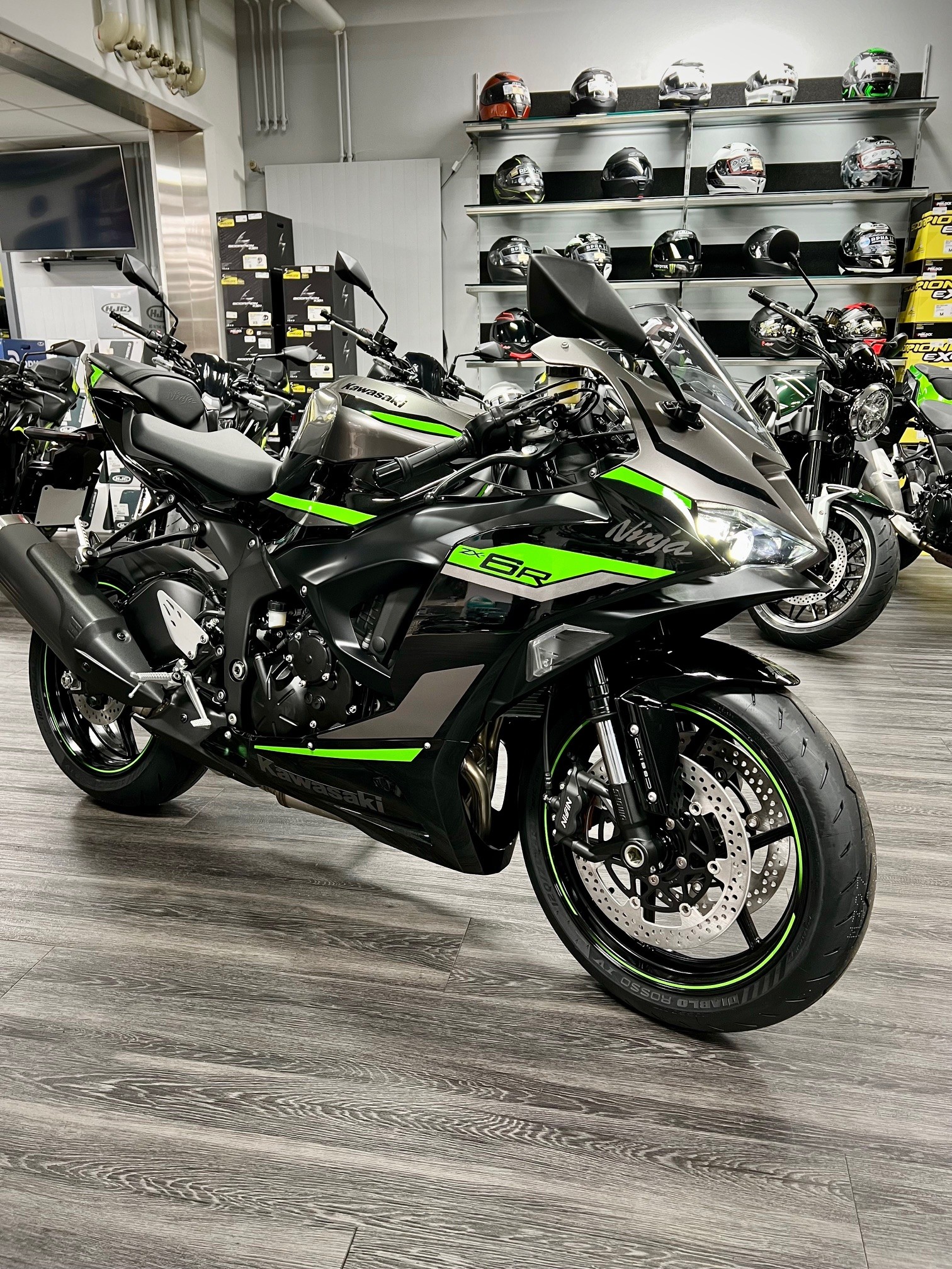 KAWASAKI NINJA ZX-6R-showroom-element-1