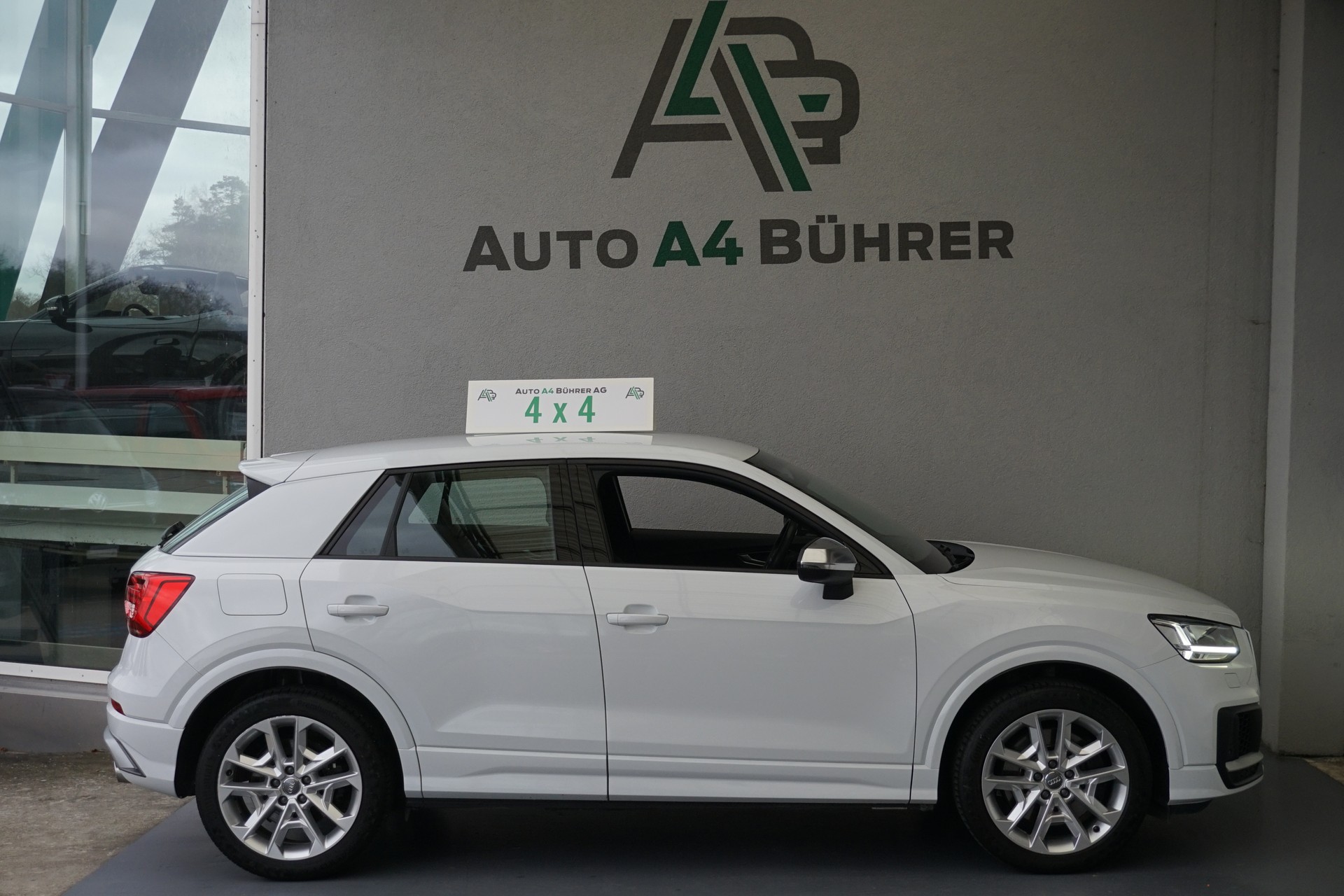AUDI SQ2 TFSI quattro-image-5