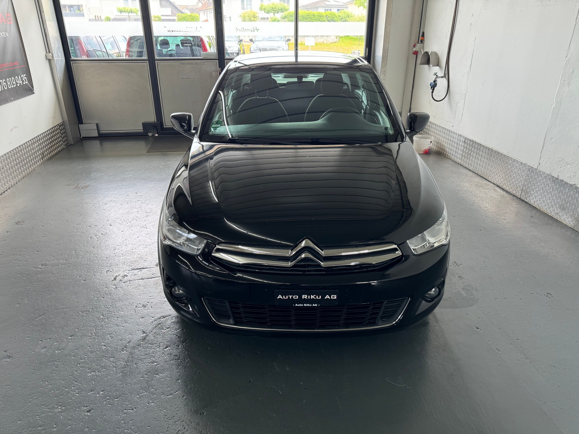 CITROEN C-Elysee-showroom-element-2