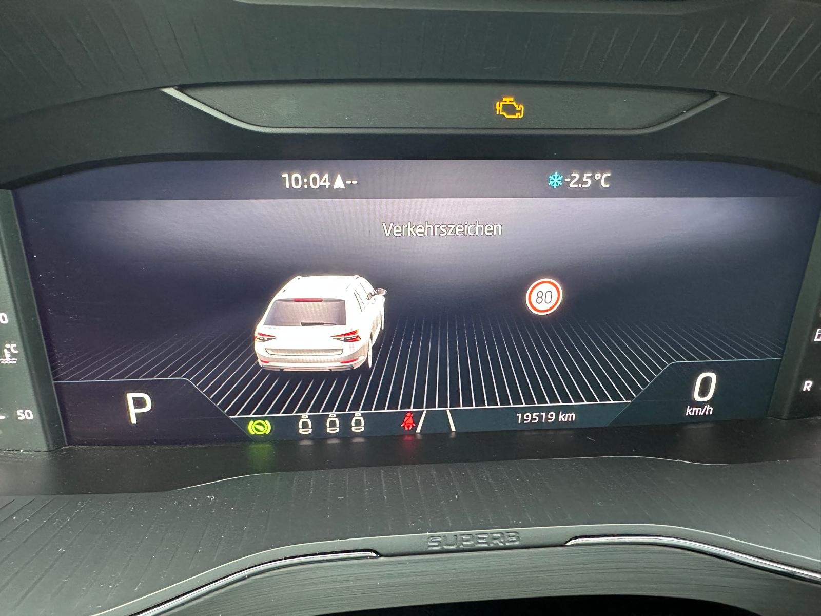 SKODA Superb Combi 2.0 TDi Style DSG-image-12